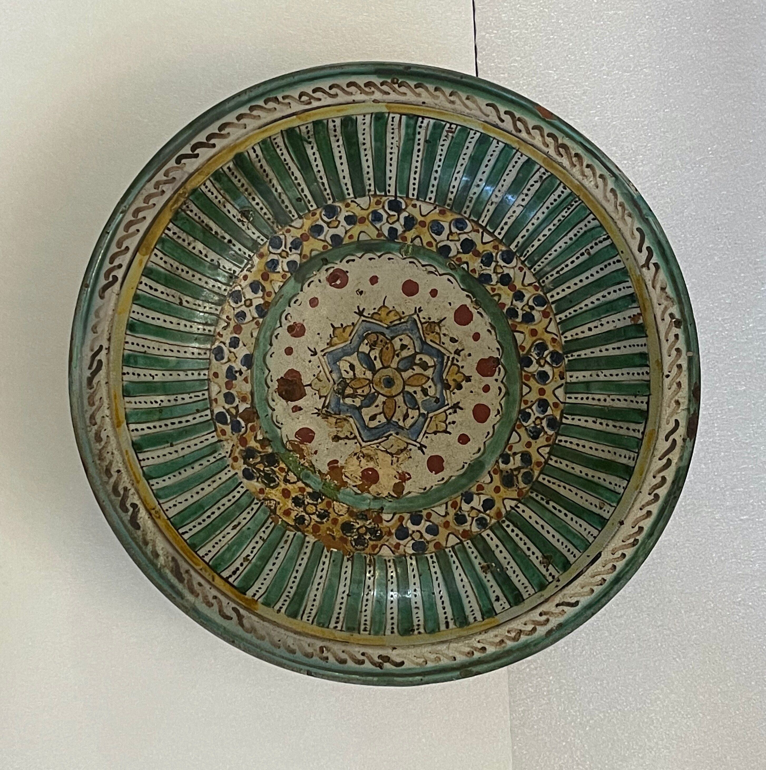 Dish Morocco Fez decorated with a thousand pasta XVIII or XIX Africa