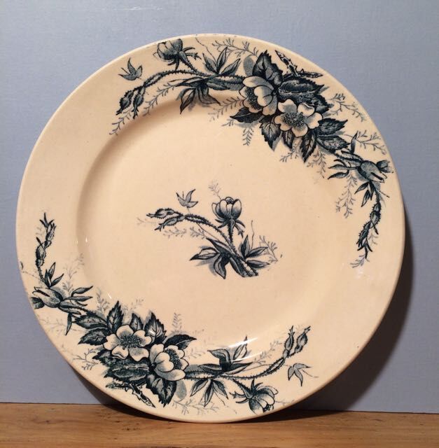 Suite of 12 land of iron plates