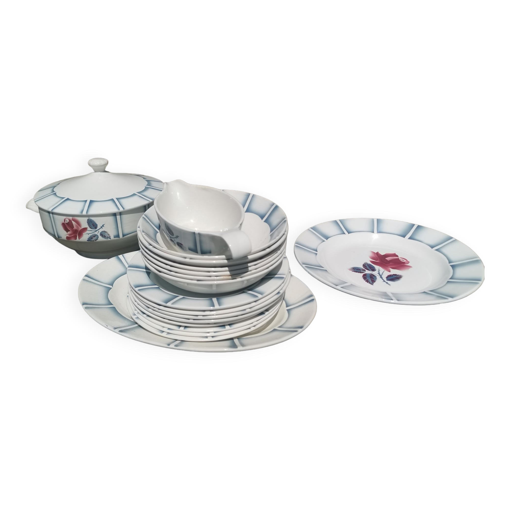 Lots dishes digoin sarreguemines, 7 flat plates, 4 plates hollow, tureen, oval dish