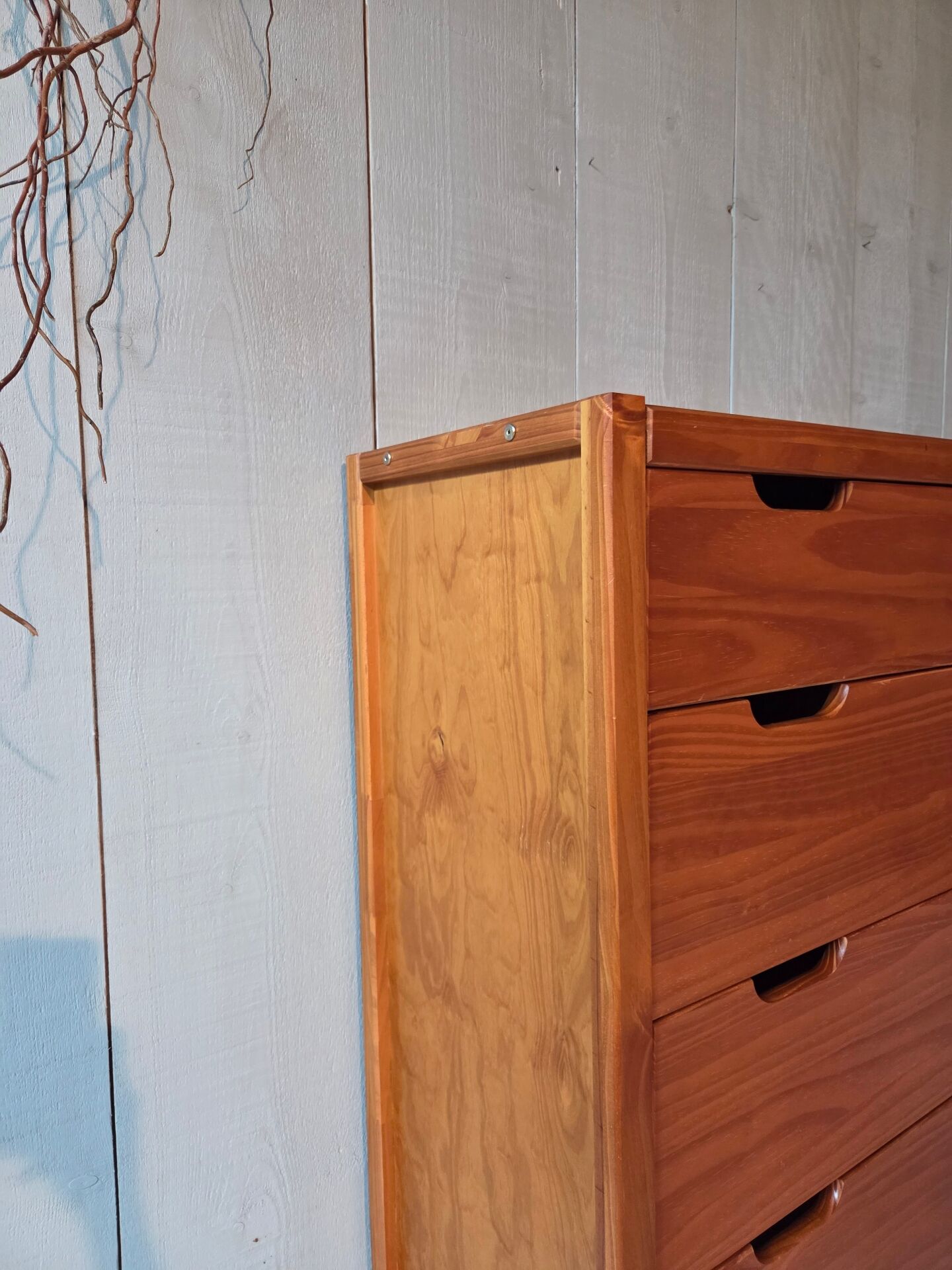 Pine chest of drawers