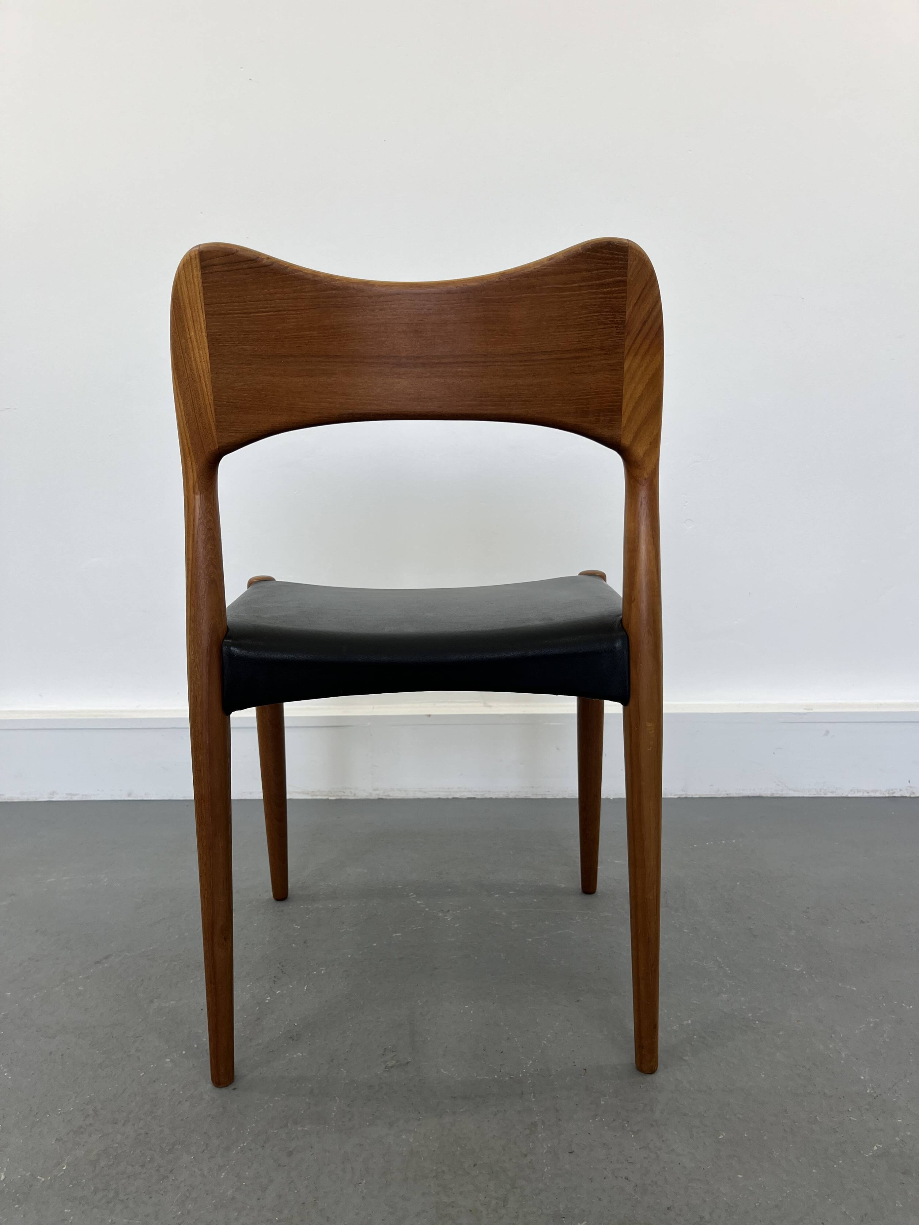 Set of 6 model 71 teak dining chairs by Niels O Møller for JL Møllers 1950s