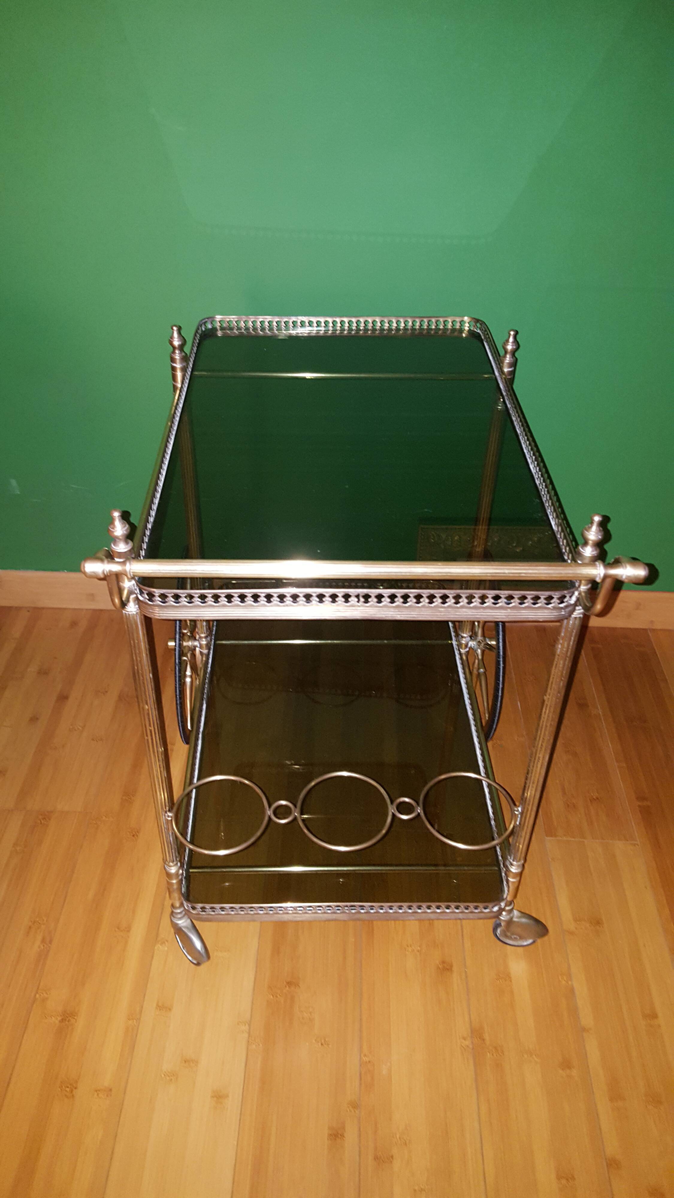 Rolling trolley with wheels