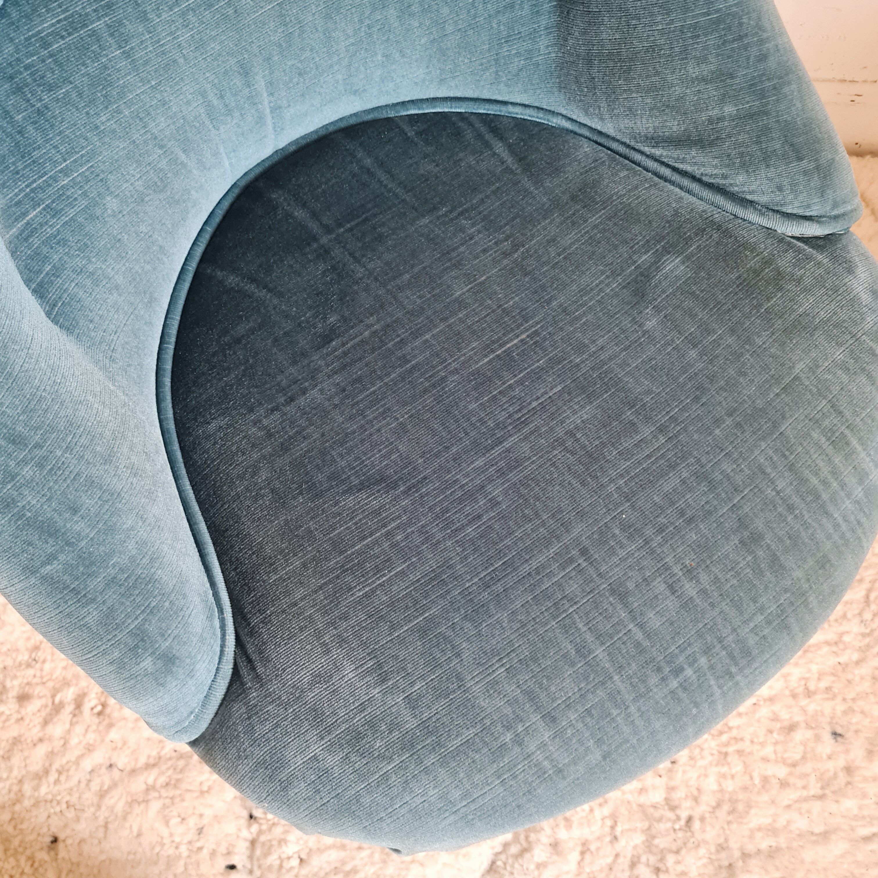 Blue velvet toad armchair