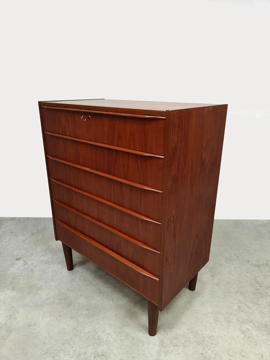 Commode en teck au design danois vintage