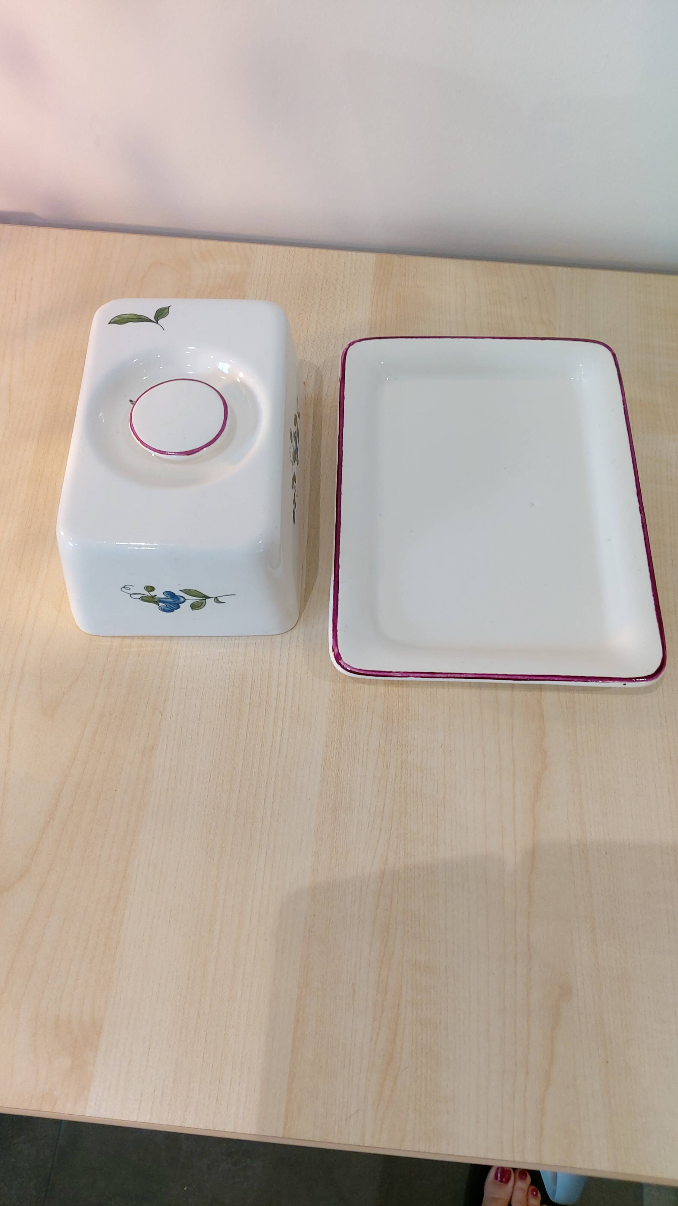 1 porcelain butter tray St Amand 1713