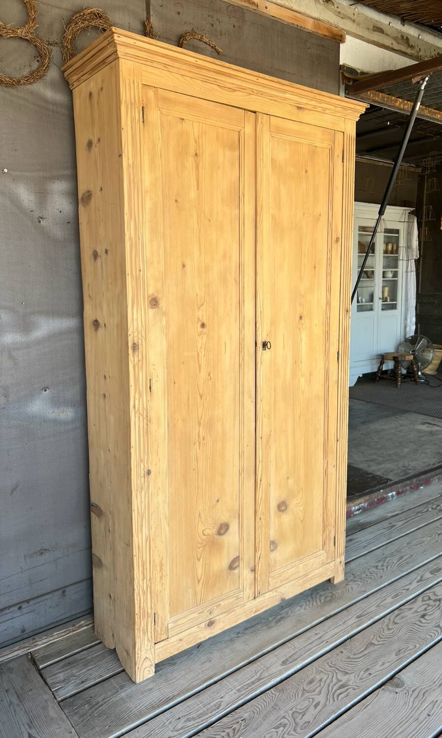 Armoire parisienne bois brut