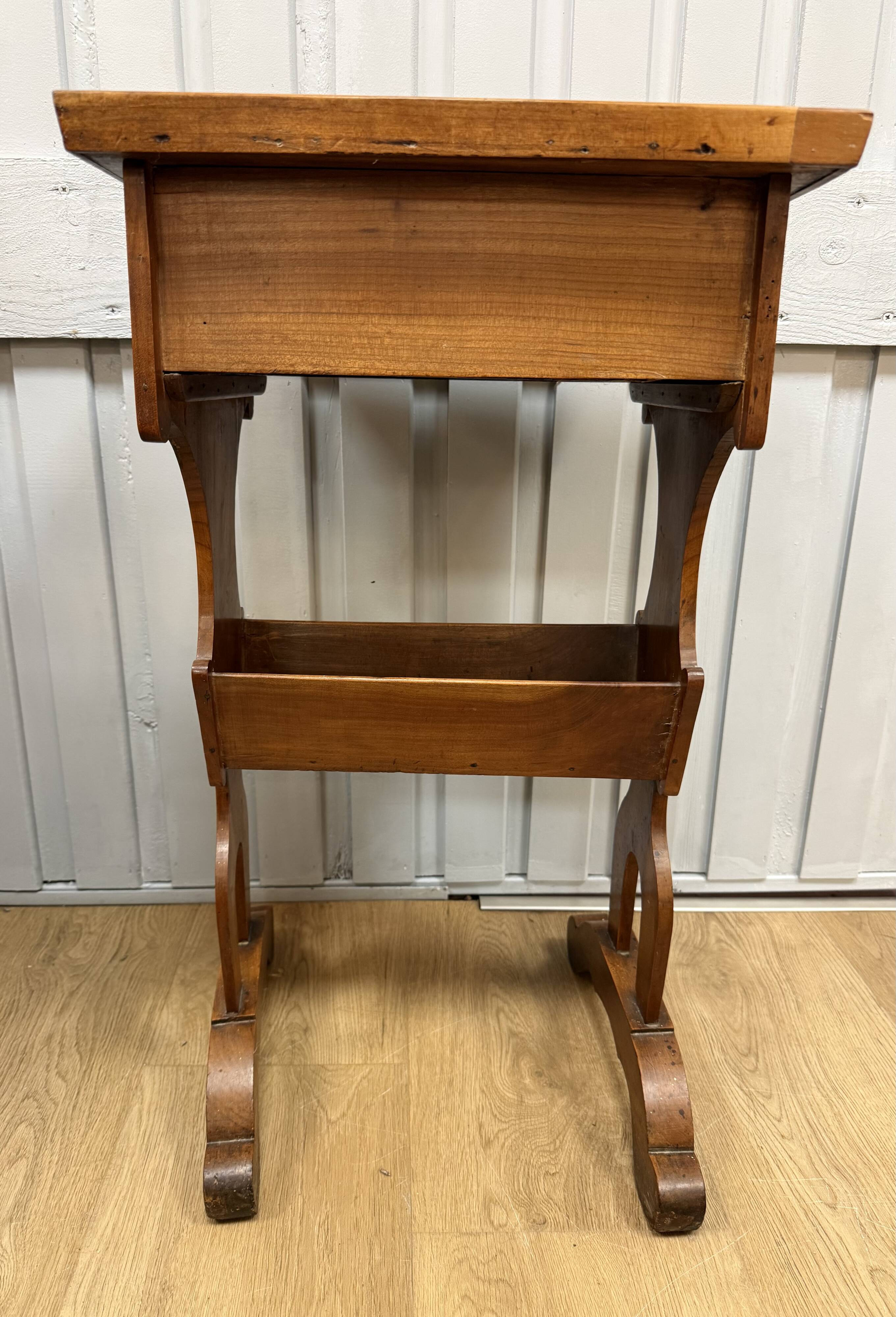 small side table Folk Art