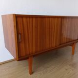 Buffet moderniste des années 1970