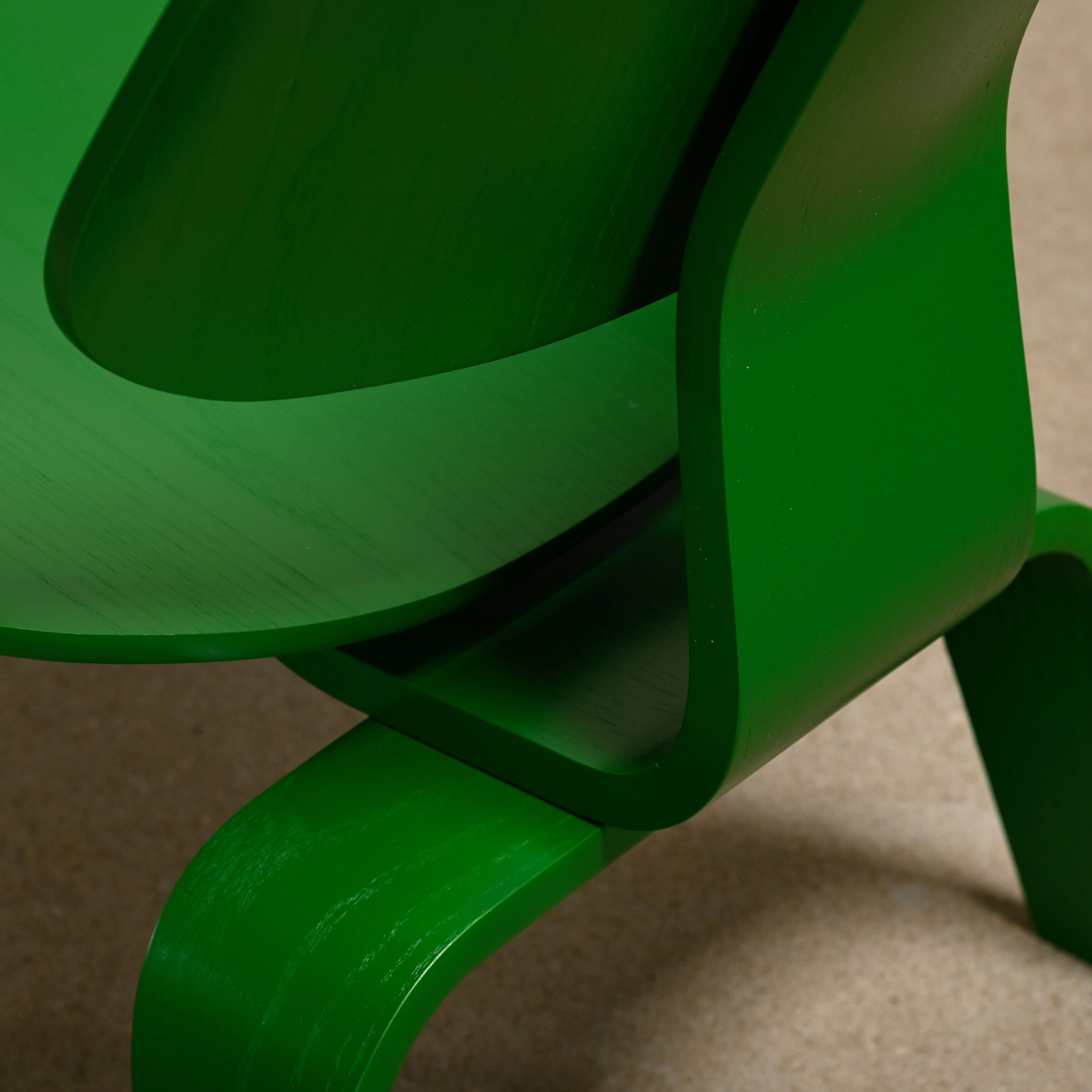 Chauffeuse Charles & Ray Eames LCW HAY collection pour Herman Miller