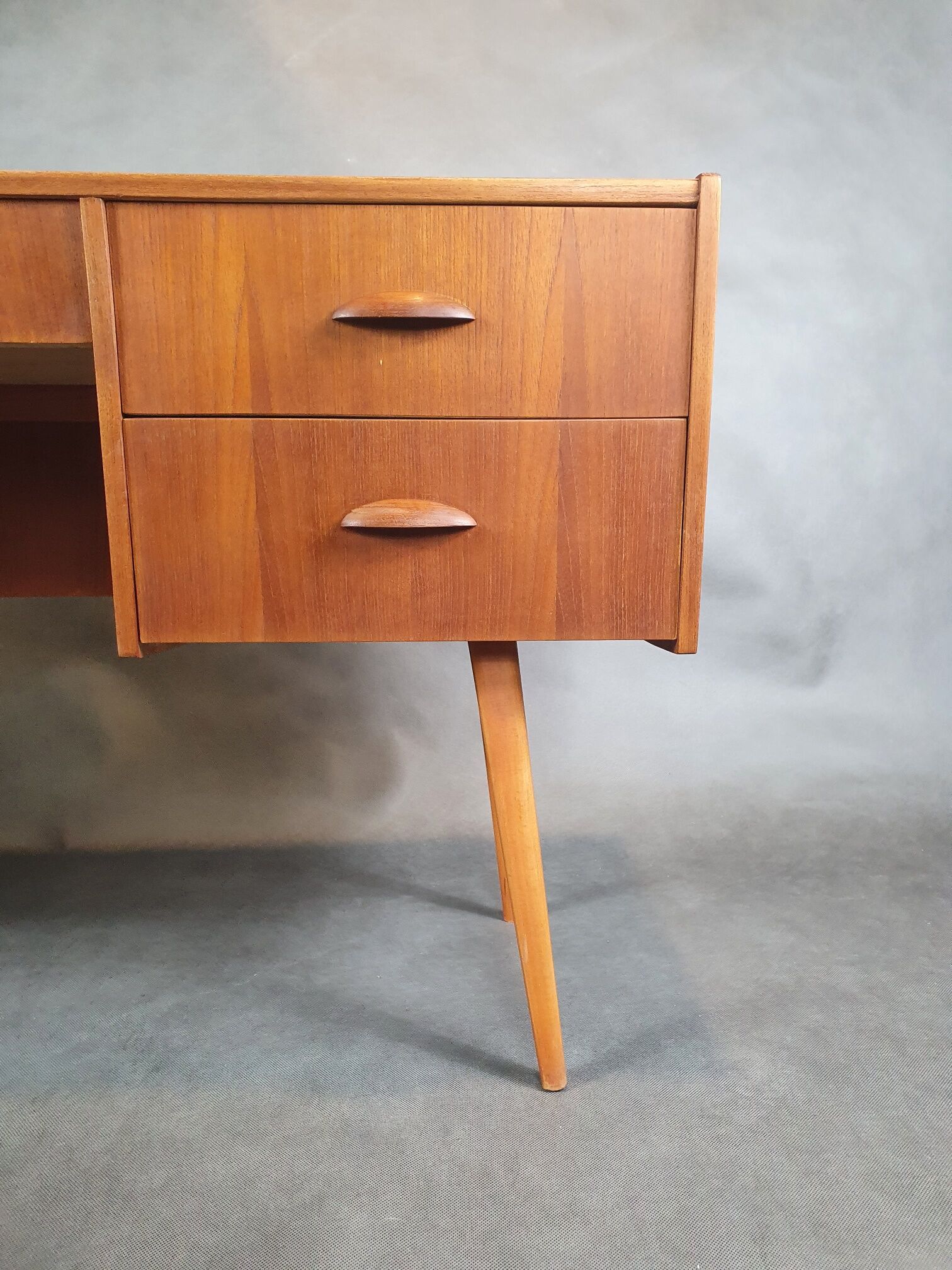 Vintage teak desk with 5 drawers, Restored, Norway 1960