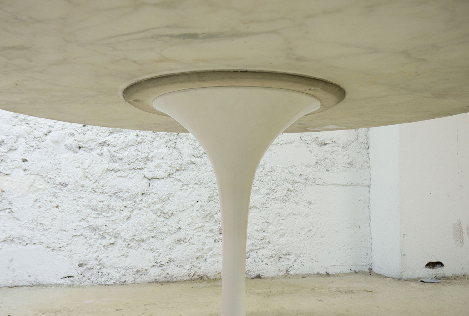 Table 137 cm Tulip Vintage by Eero Saarinen for Knoll Calacatta marble