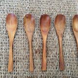 10 wooden spoons