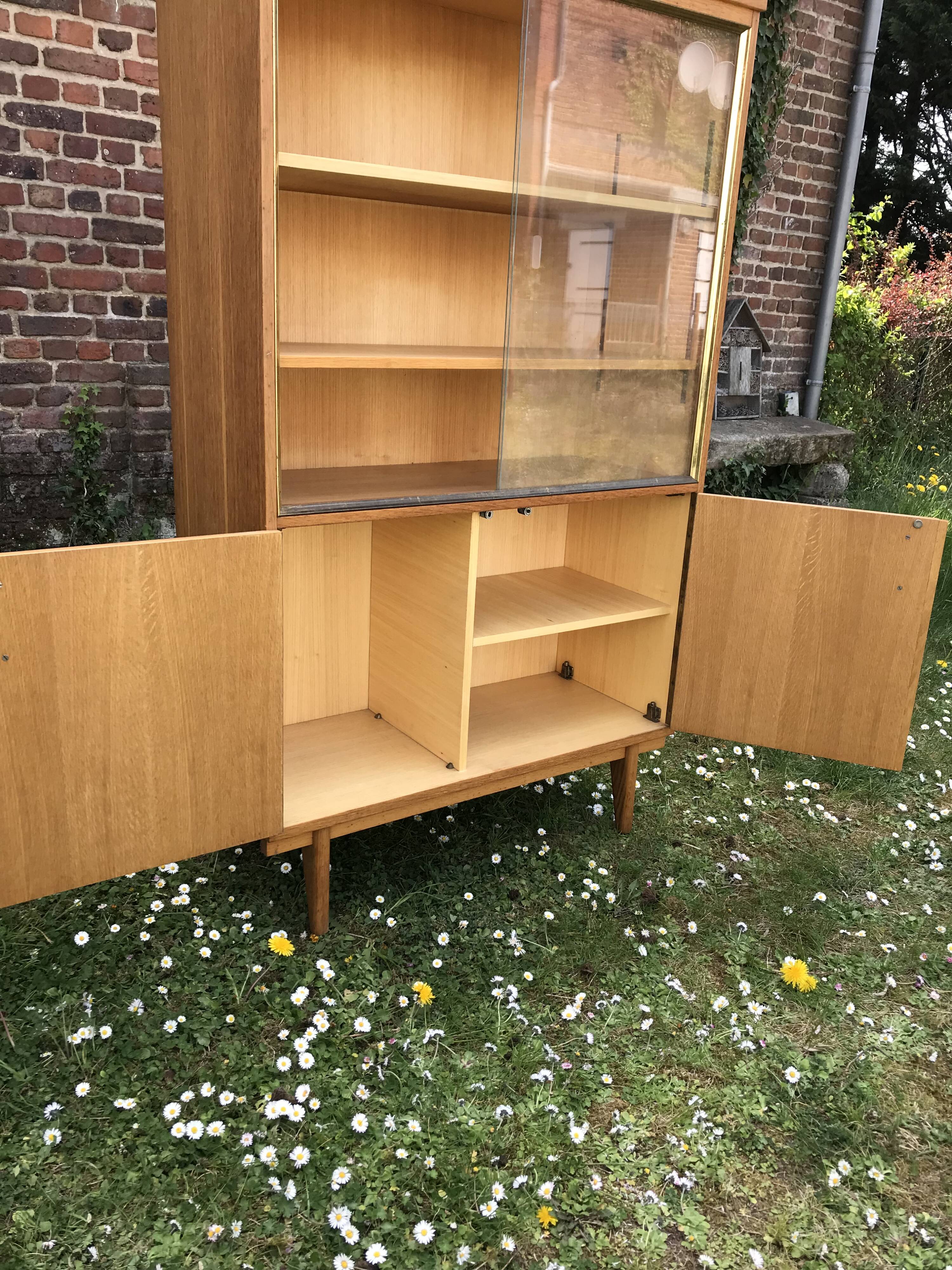 Vintage showcase compass feet