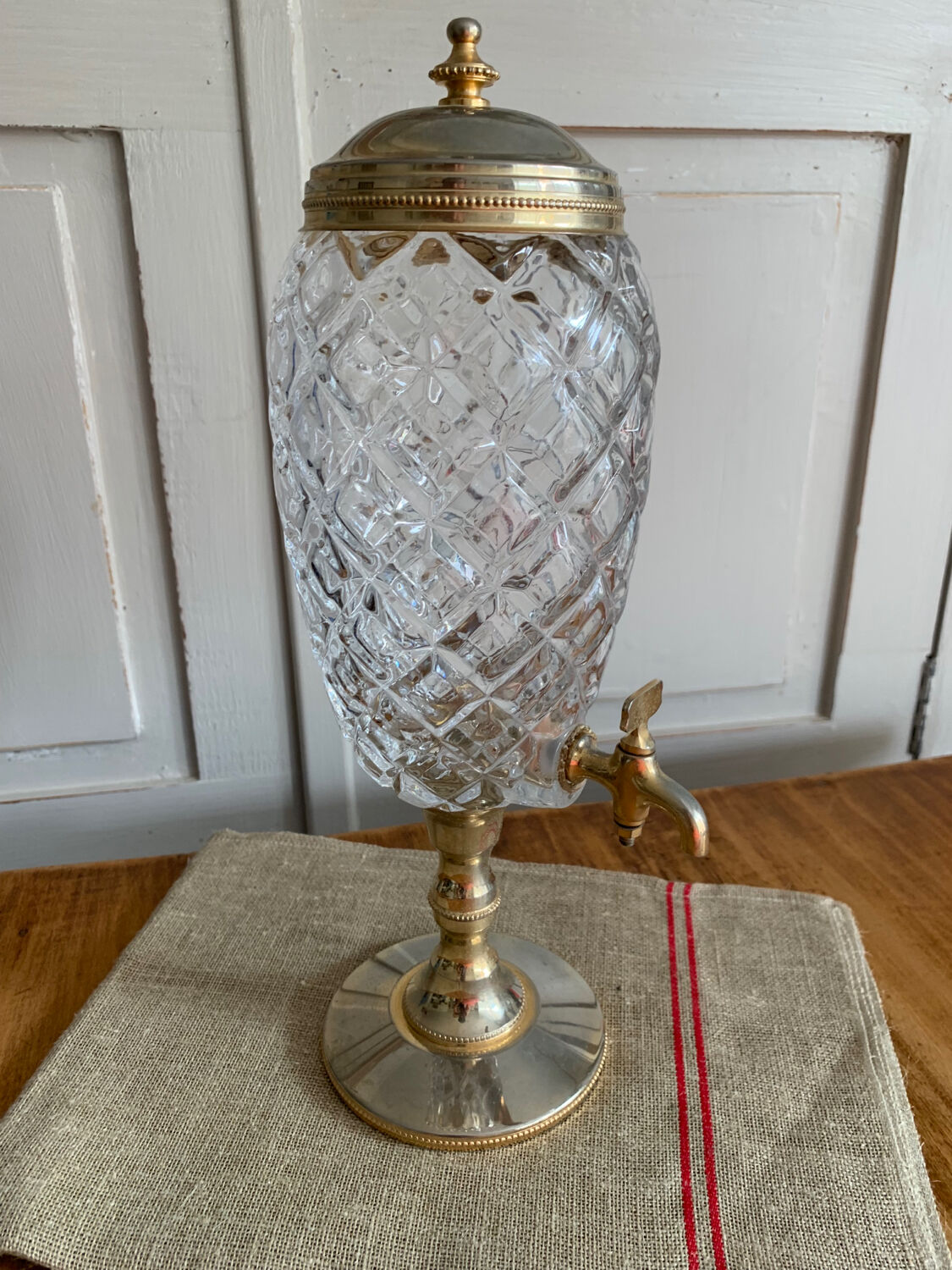 Crystal whisky absinthe fountain