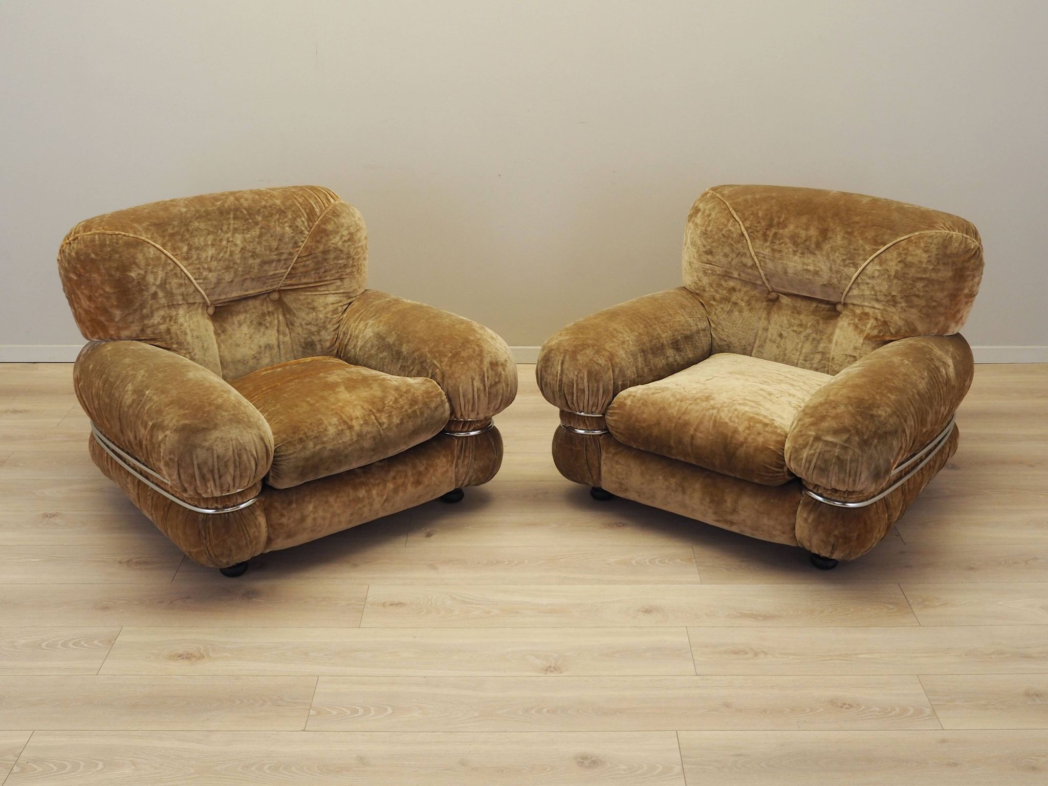Velour armchair, Italian design, 1970s, production: Italy