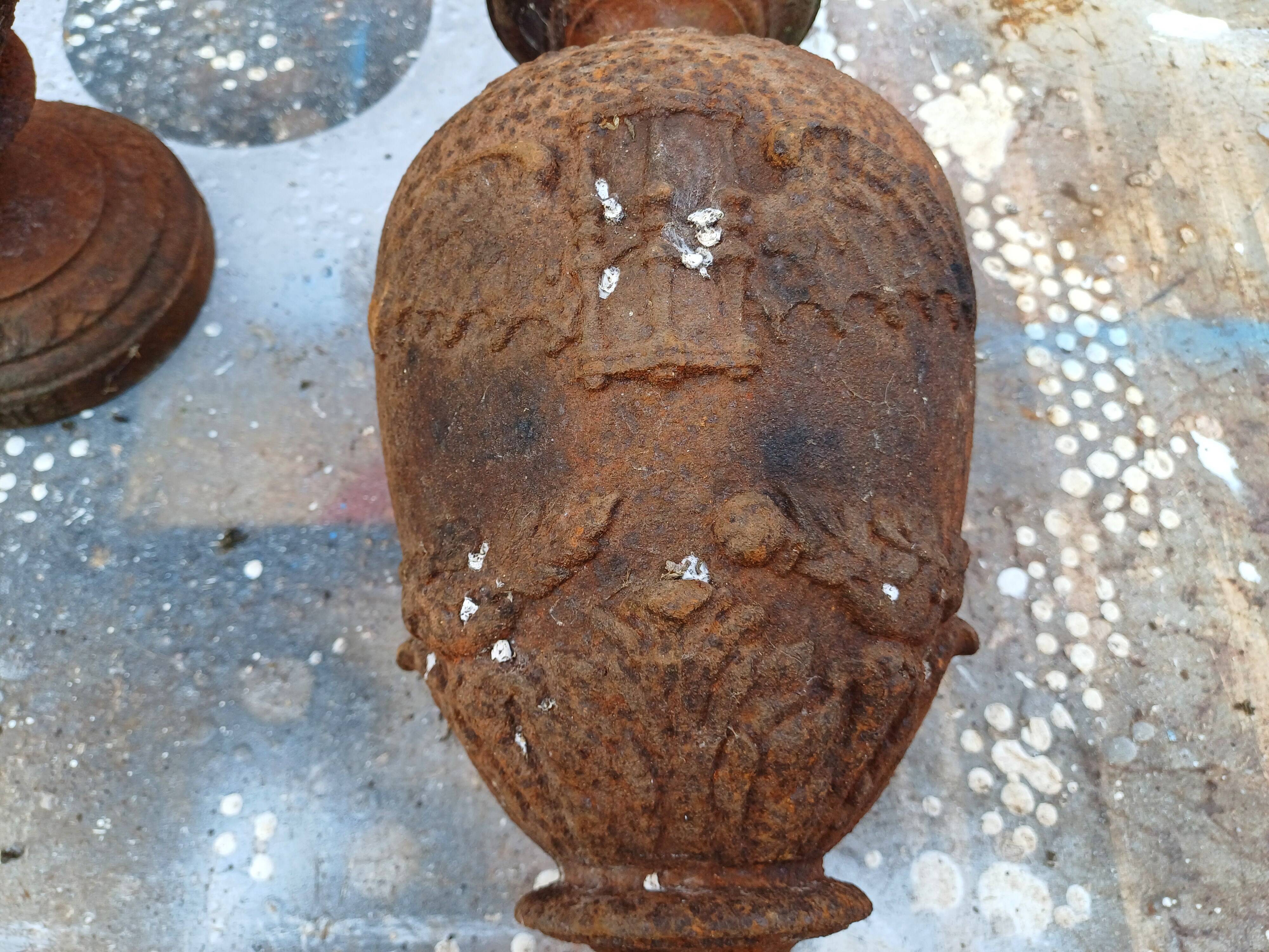 Pair of Cast Iron Fire Pots 1900: Charleville - Mézières