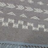 Hand-made grey and white wool rug 138x72cm