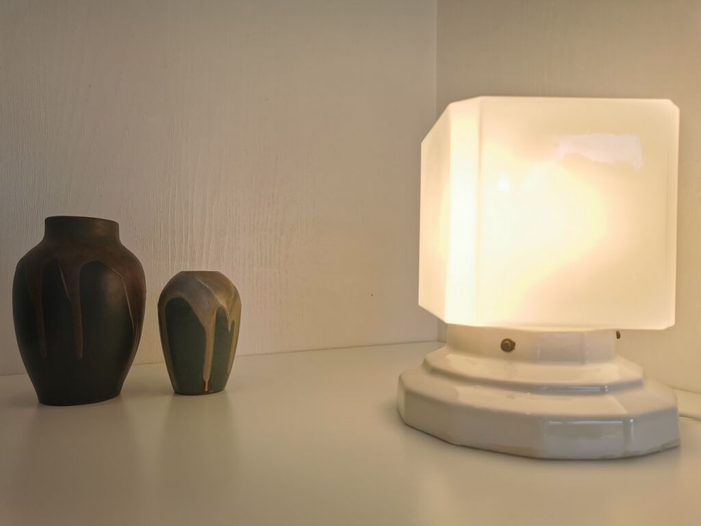 White Art Deco table lamp