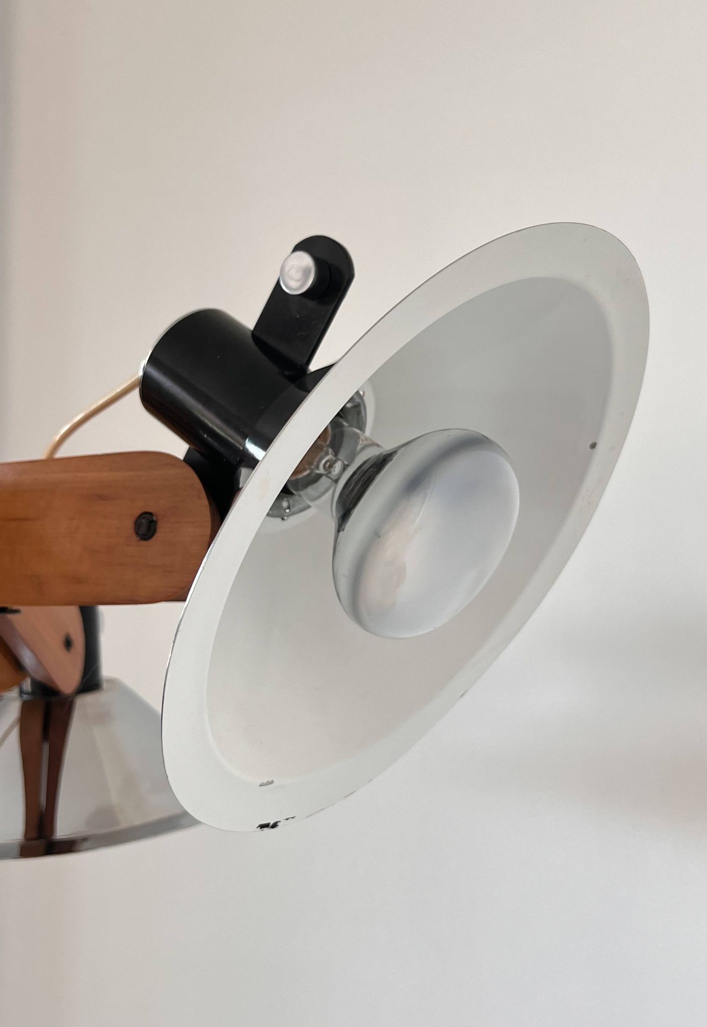 Three-light floor lamp in wood and chrome metal, Spain 1970s.