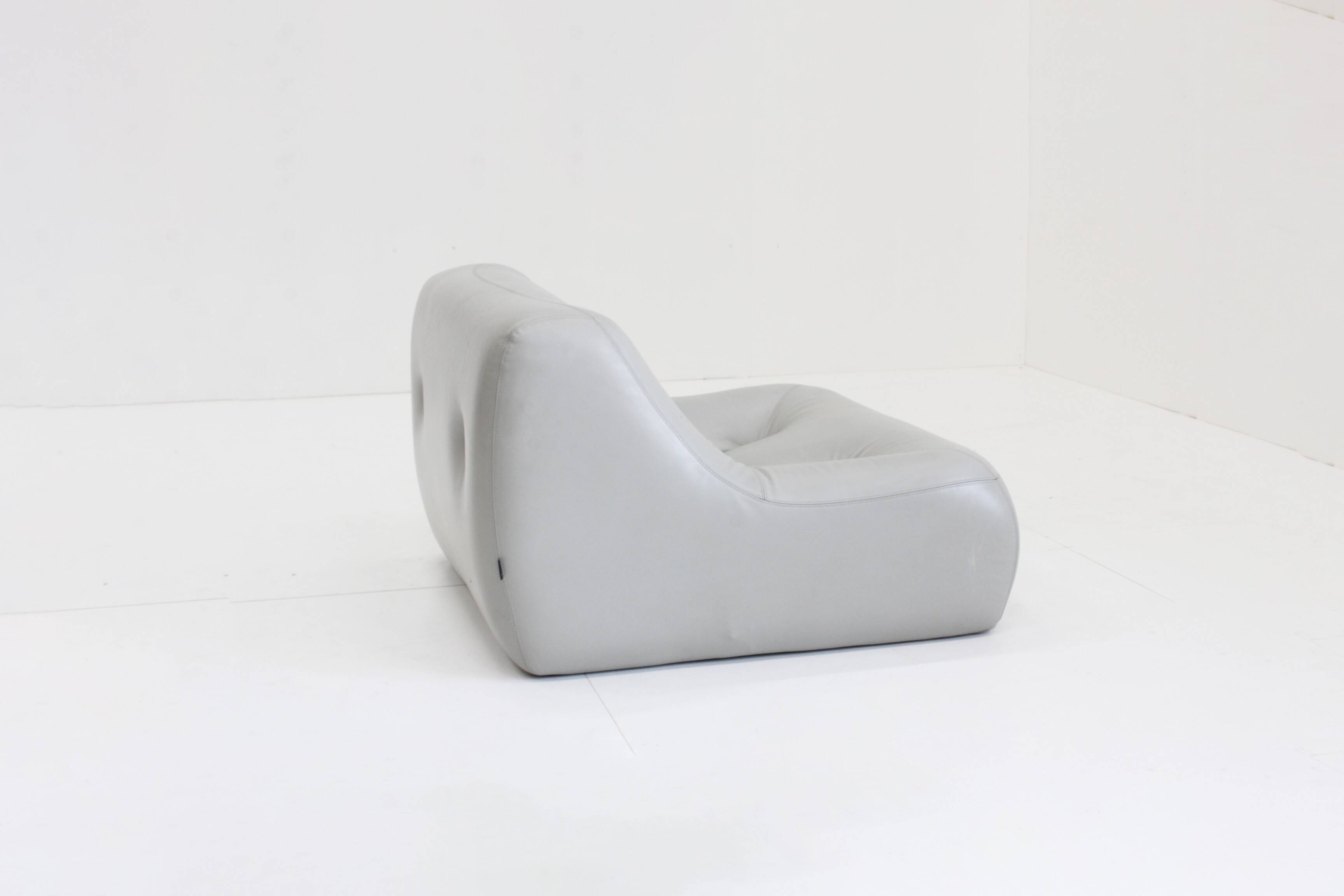 Fauteuil Kali en cuir gris de Michel Ducaroy pour Ligne Roset