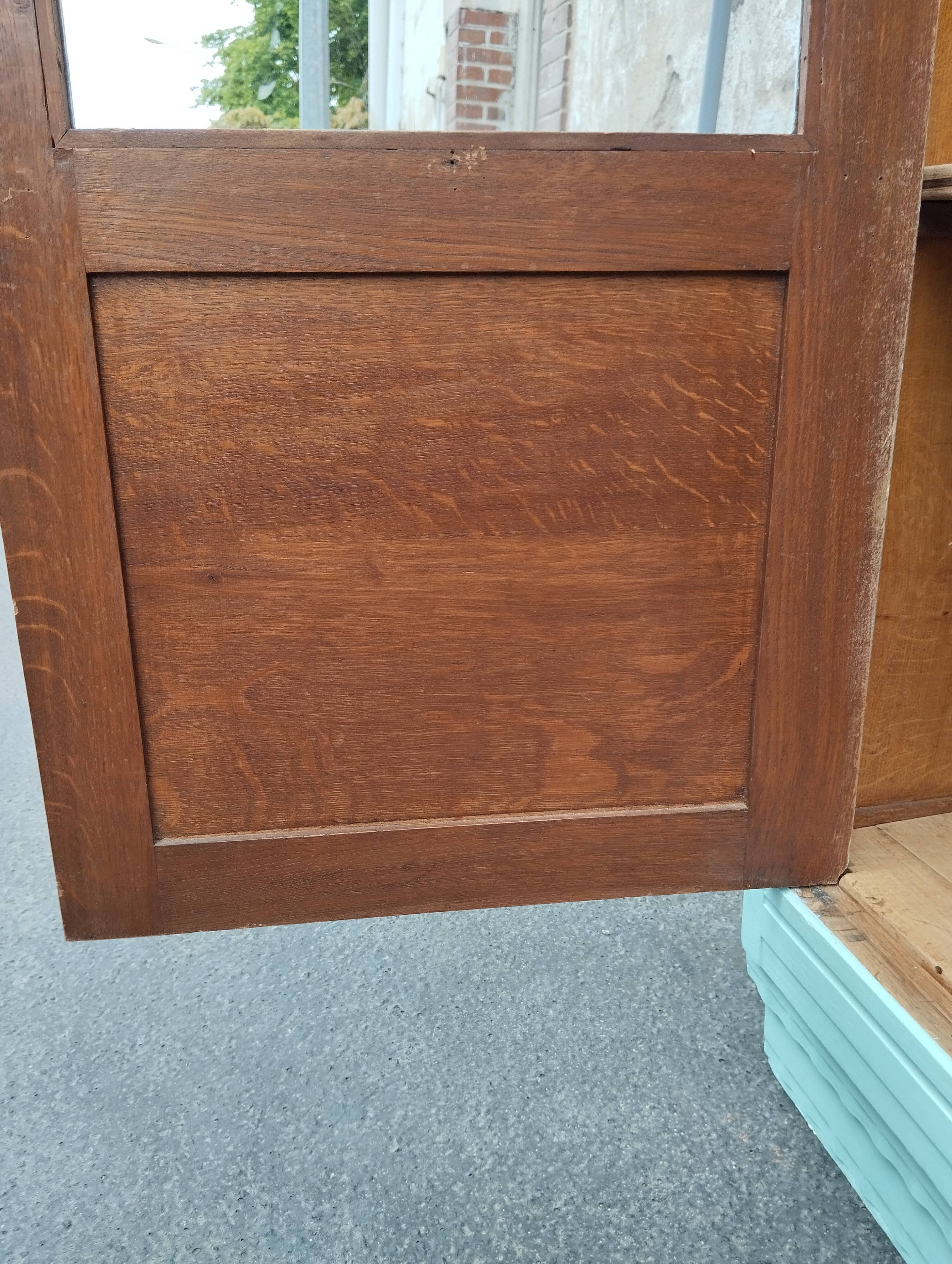 Parisian showcase cabinet year 30