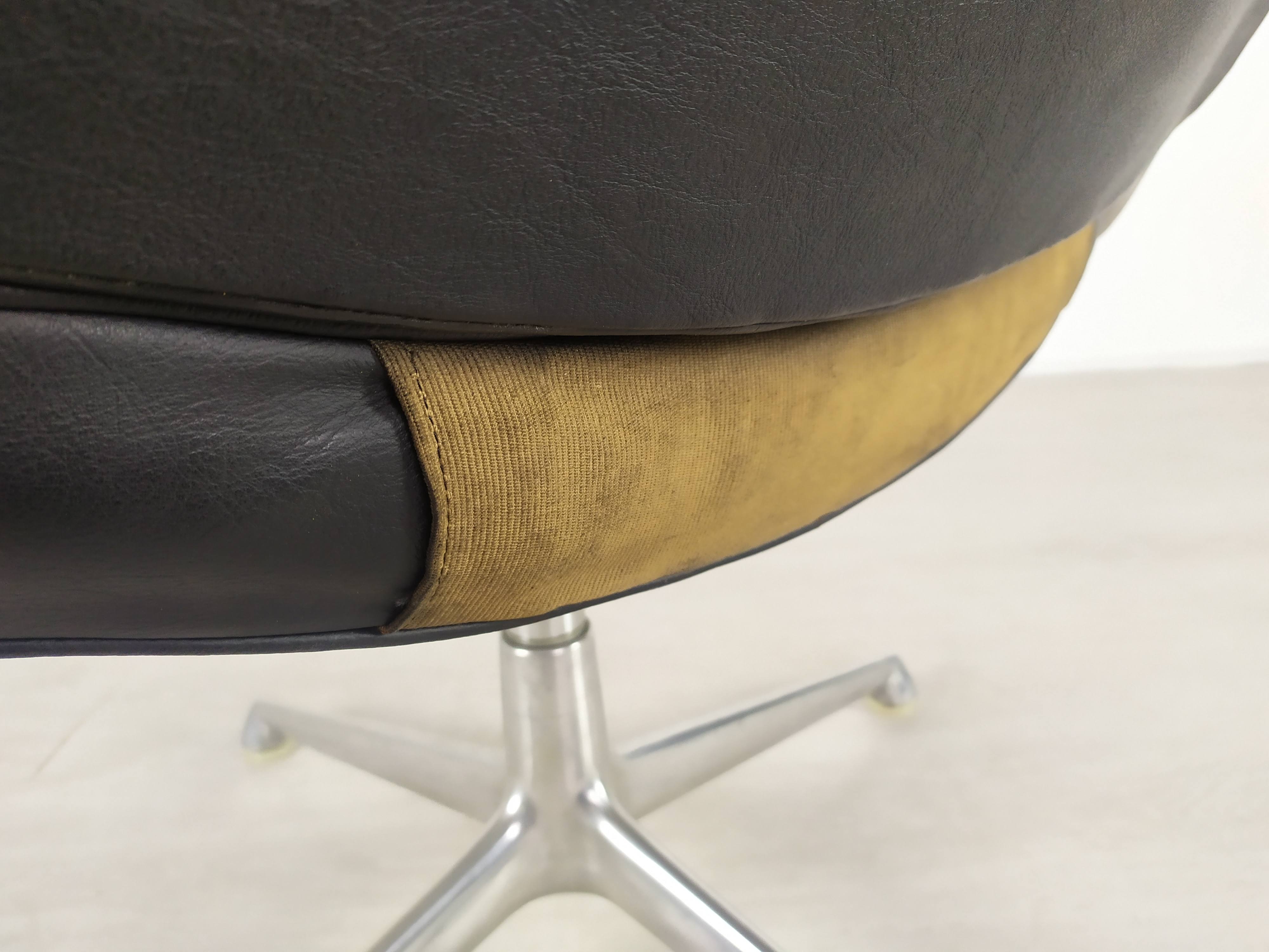 Eames leather lobby chair