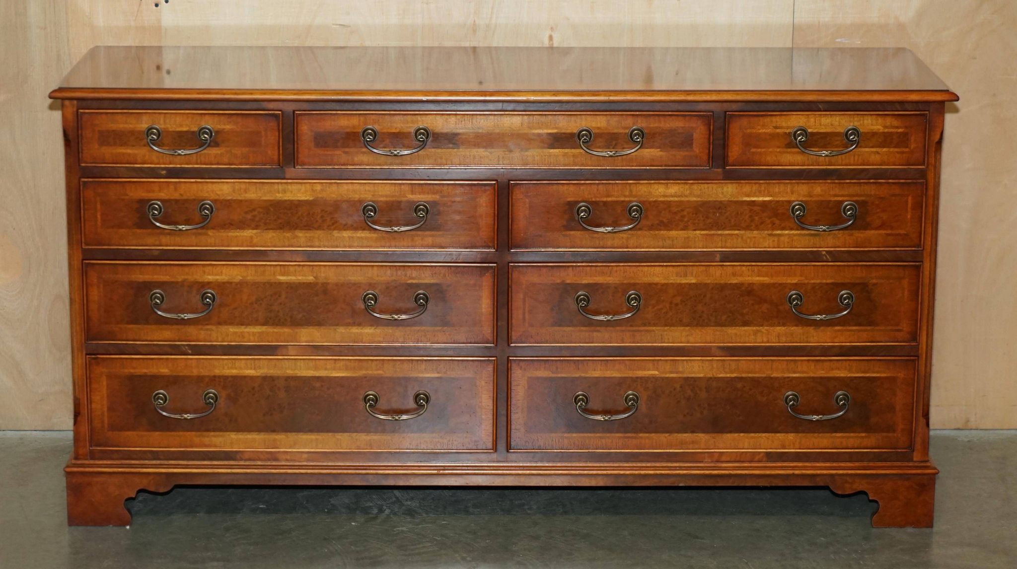 Buffet en noyer Burr & Burl avec patine