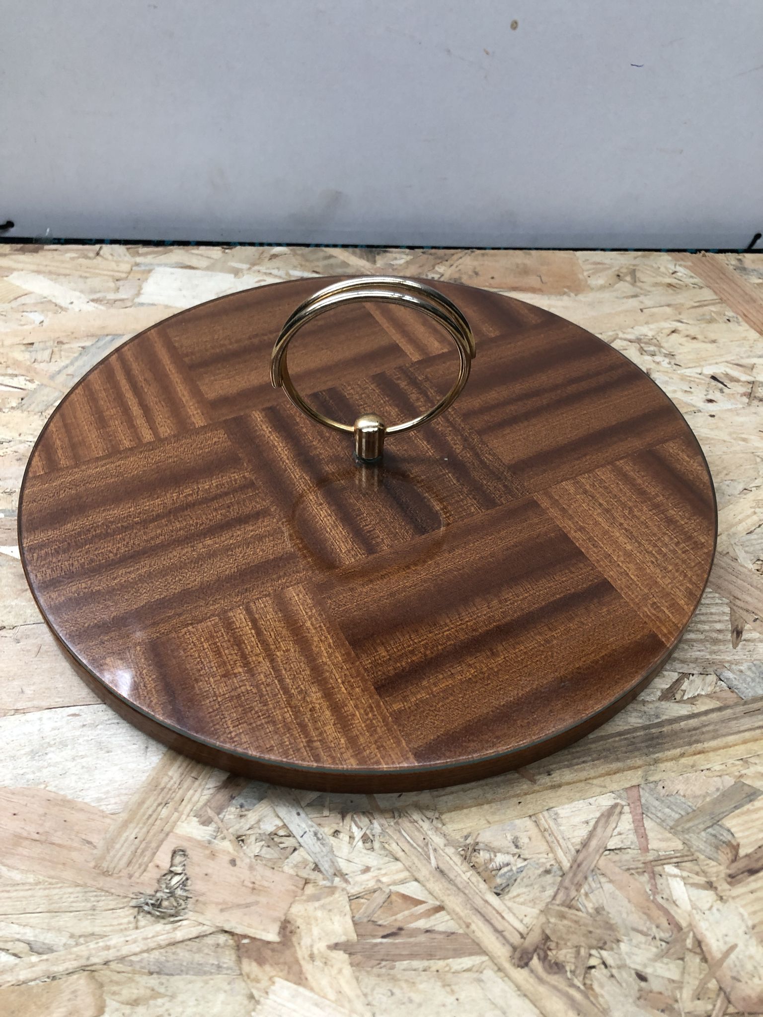 Ancien plat plateau fromage bois + plexi + anse laiton cuisine vintage