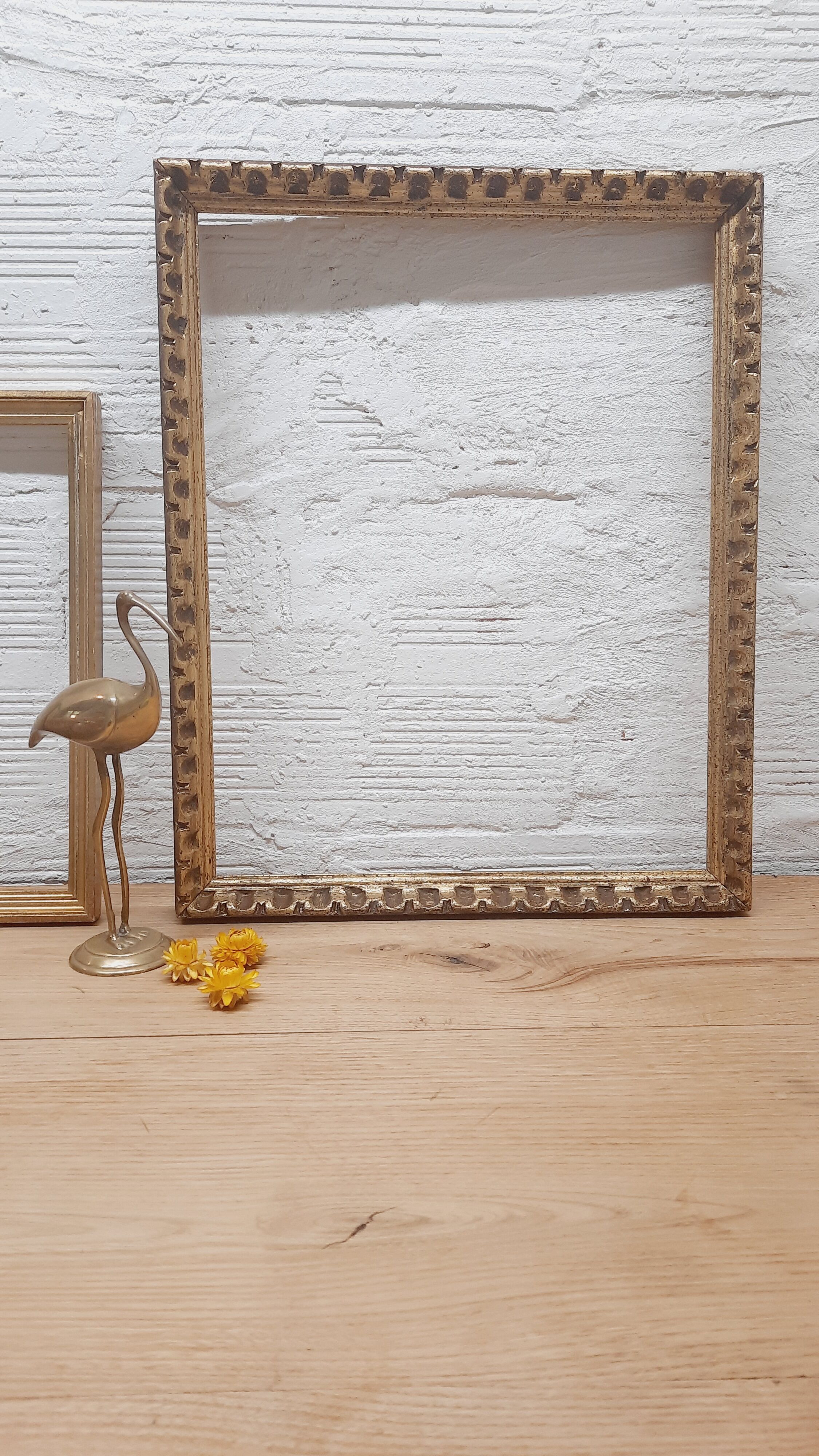 Golden wood frame with godrons