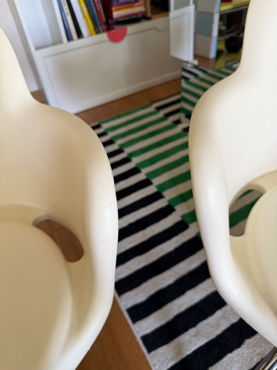 2 chaises Gogo de Marcello Ziliani par Sintesi
