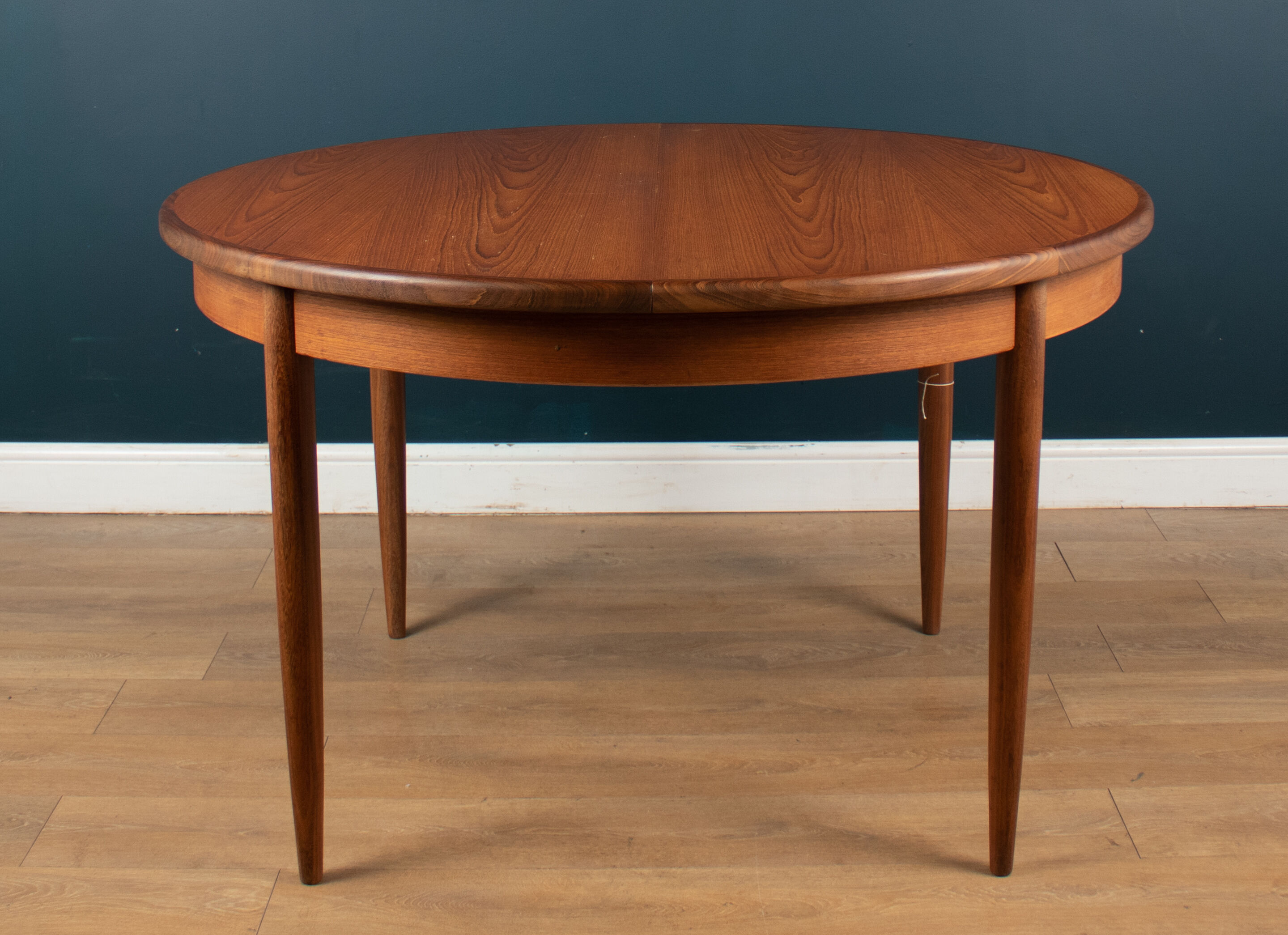 Table à manger et 4 quatre chaises GPlan Fresco par Victor Wilkins