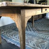 Farm table
