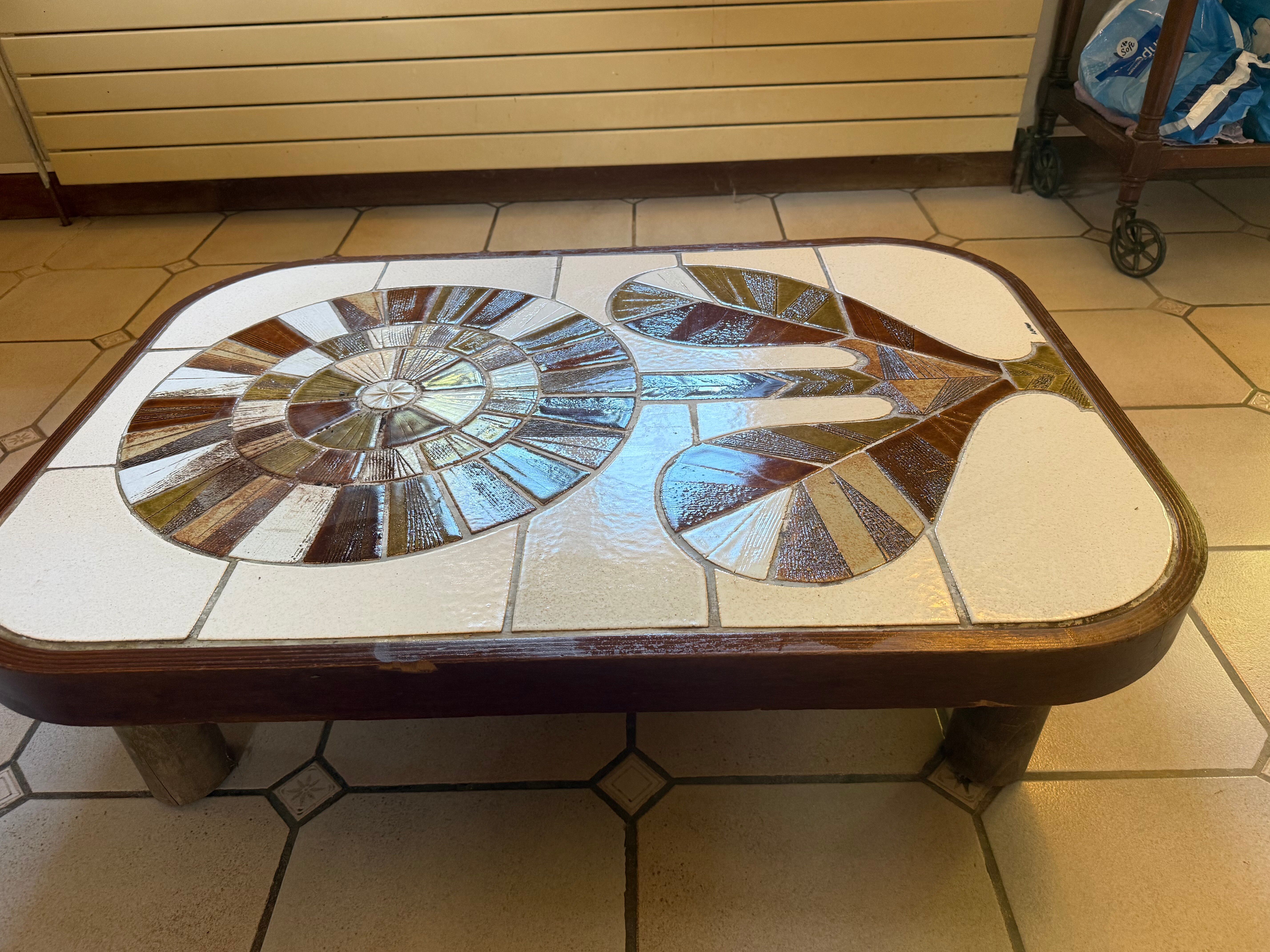 Capron coffee table - floral pattern