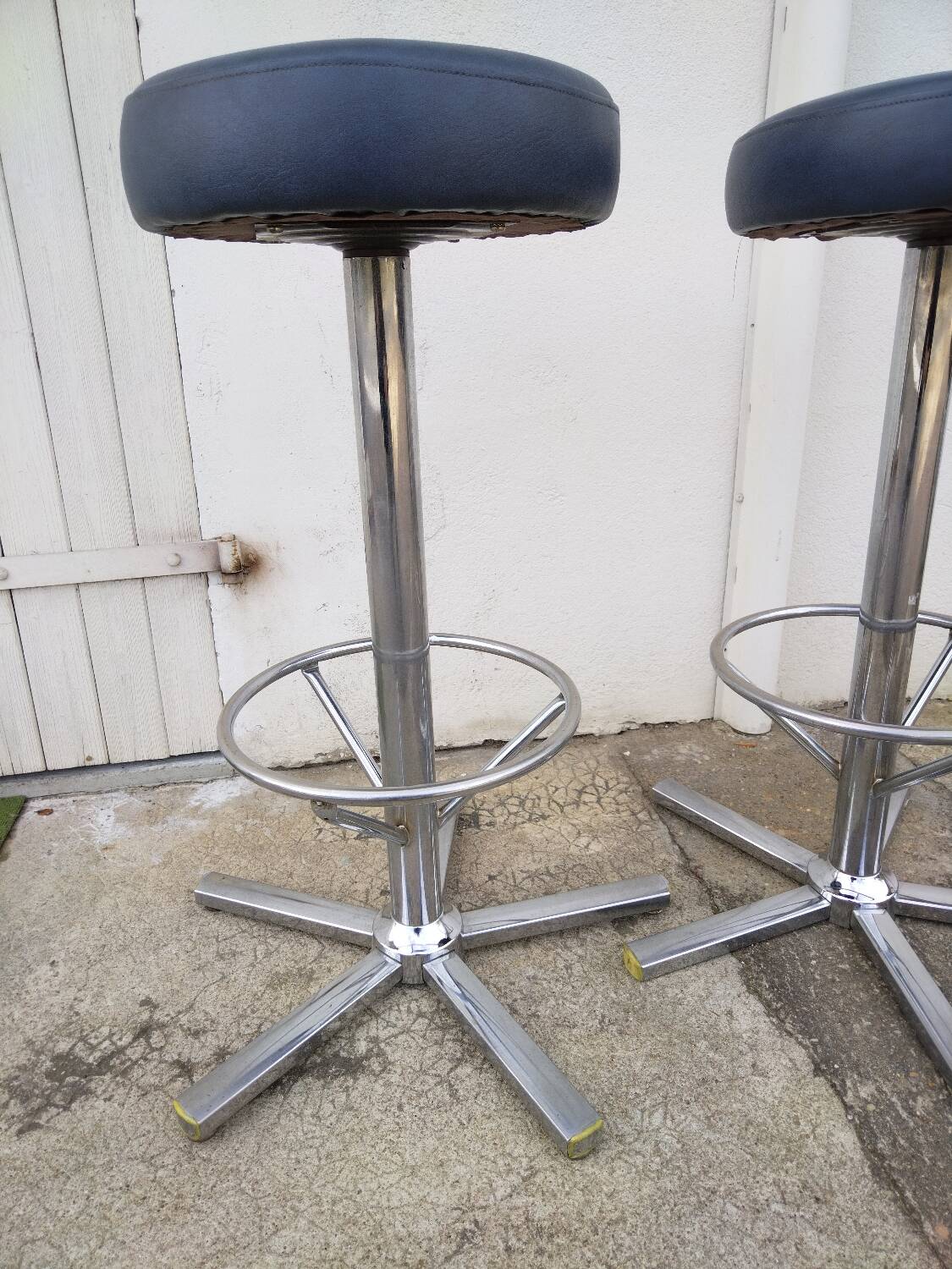 Bar stool design
