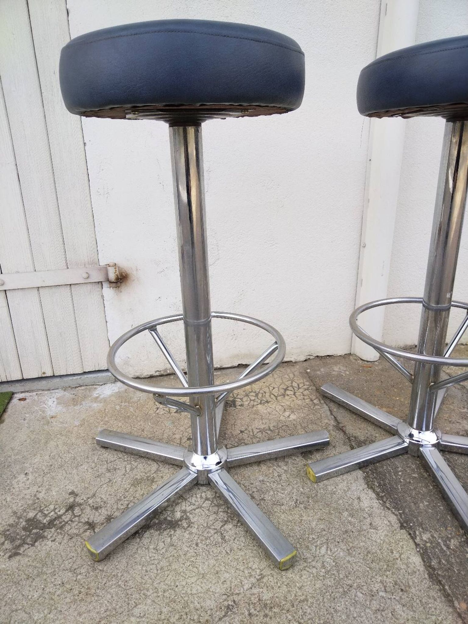 Bar stool design