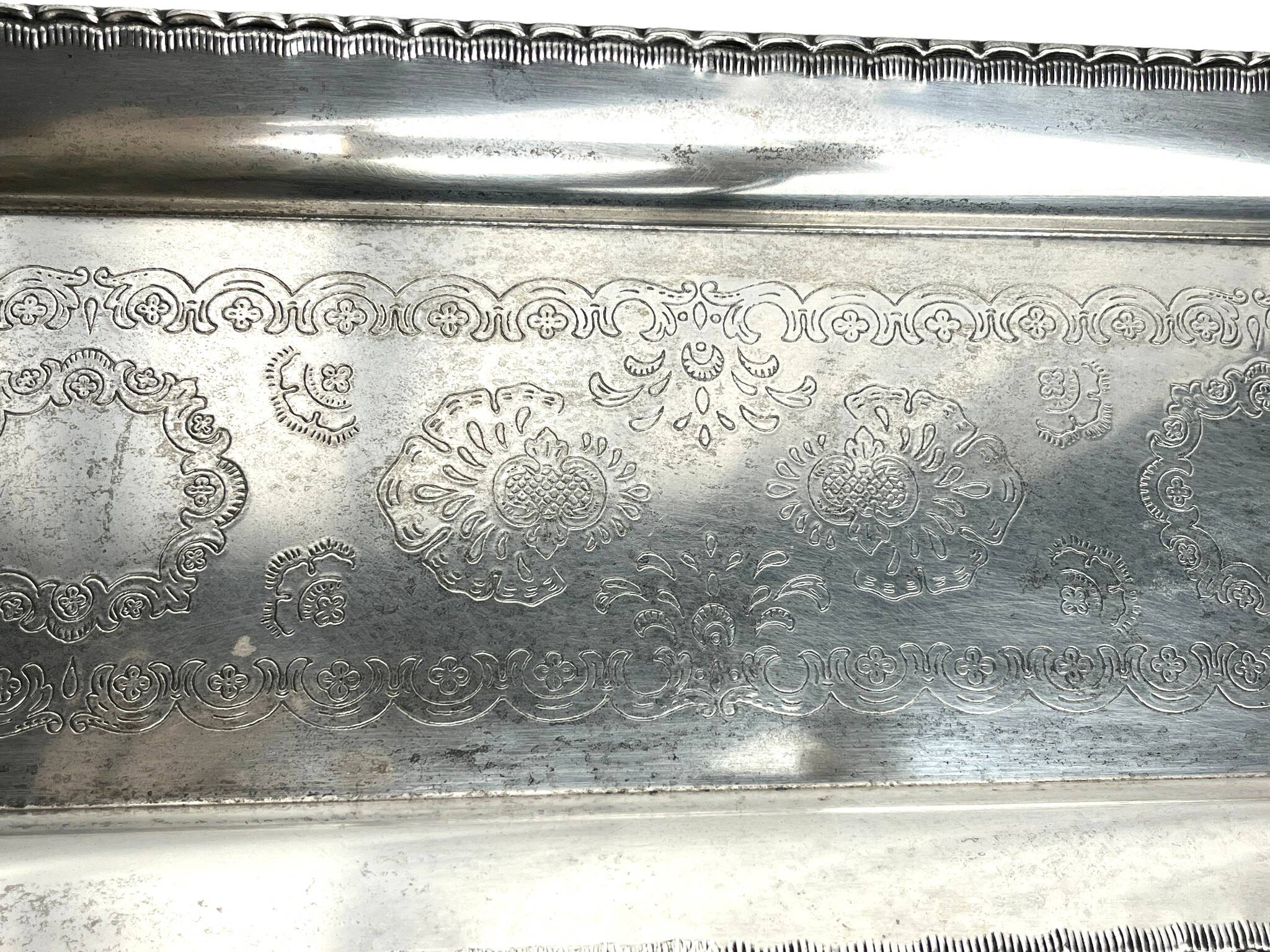 Service à café égoïste sur plateau métal argenté vers 1960