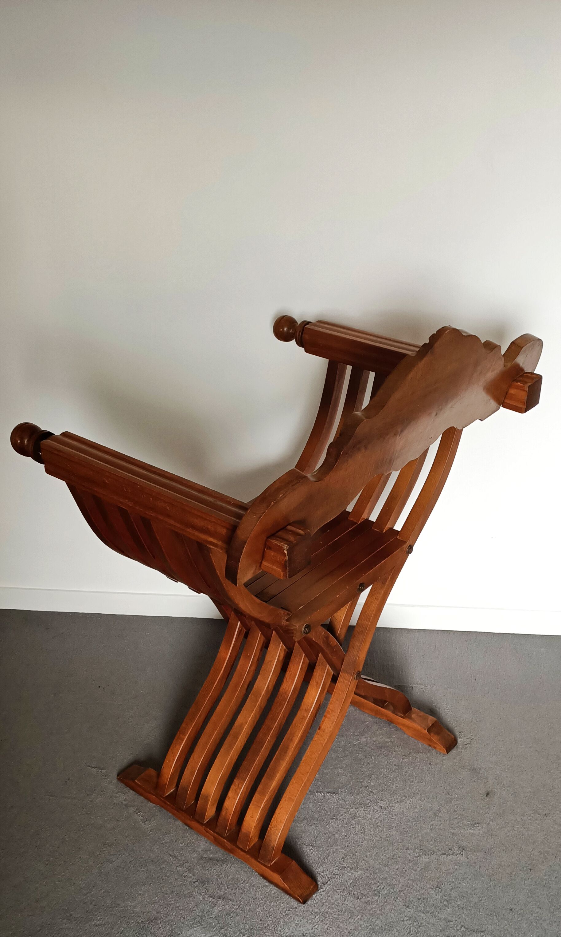 Fauteuil savonarola italien