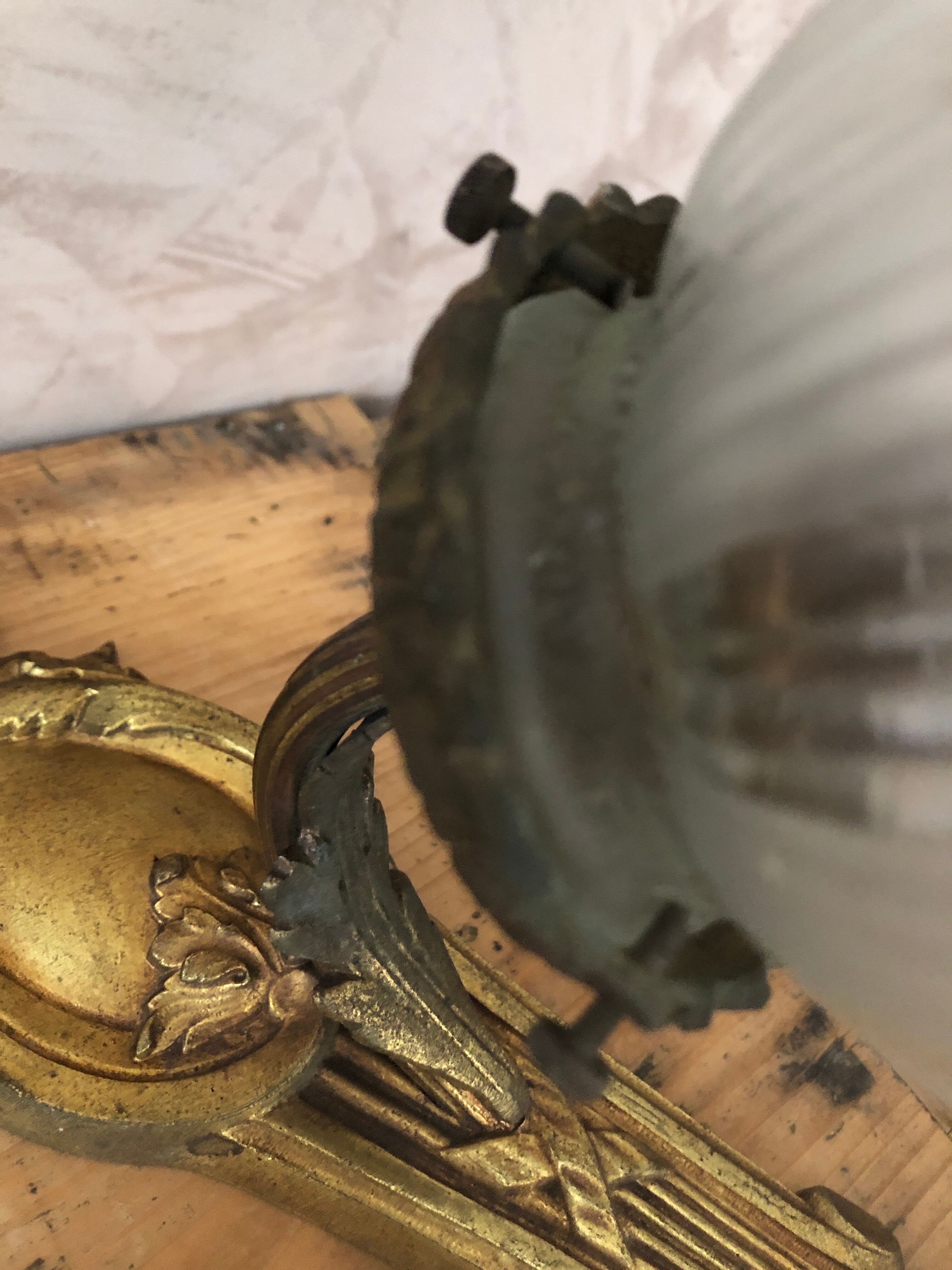 Bronze wall lamp