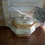 Earthenware soup tureen from St-Amand