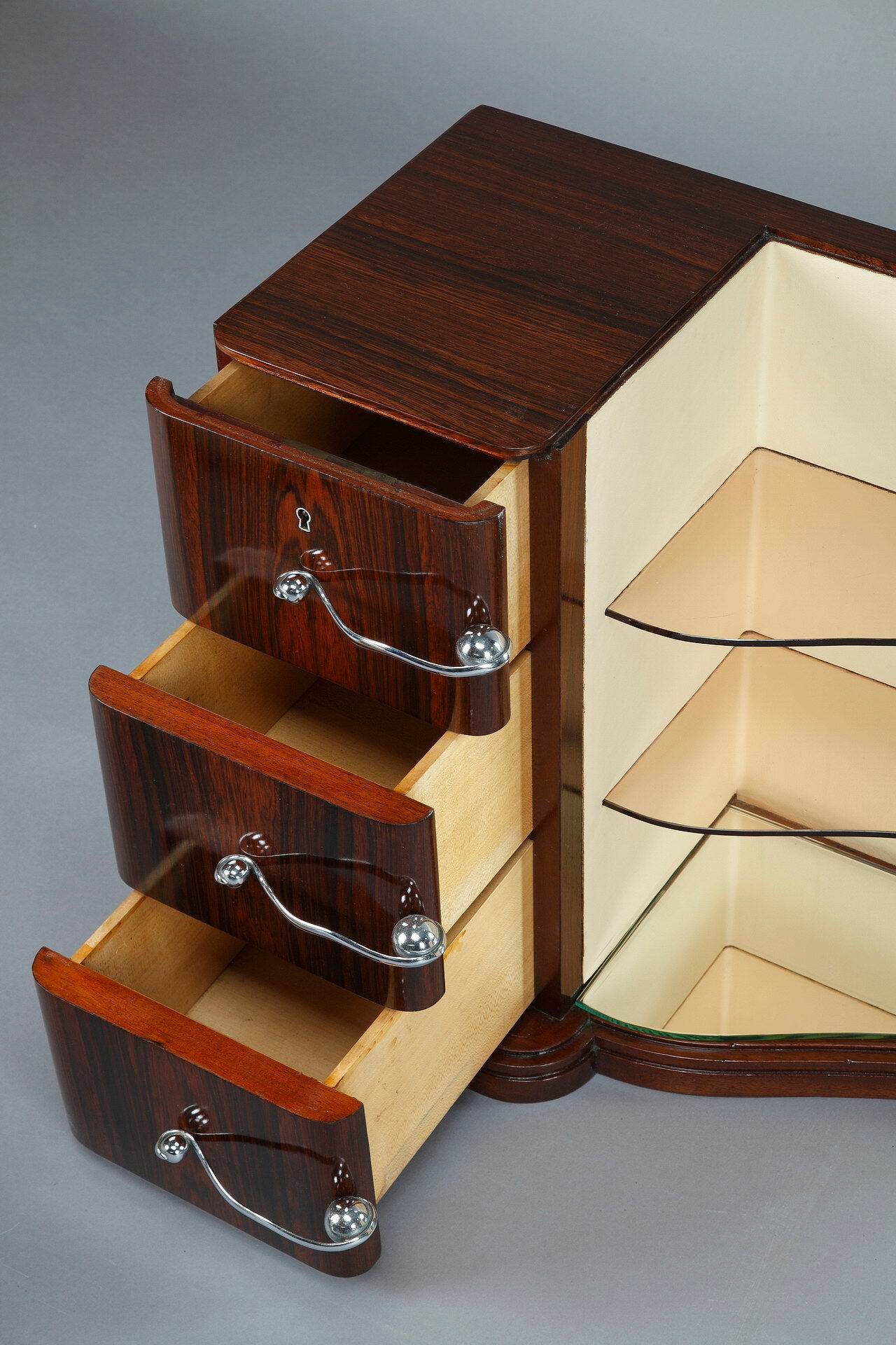 Coiffeuse et son fauteuil en placage d'ébène de Macassar