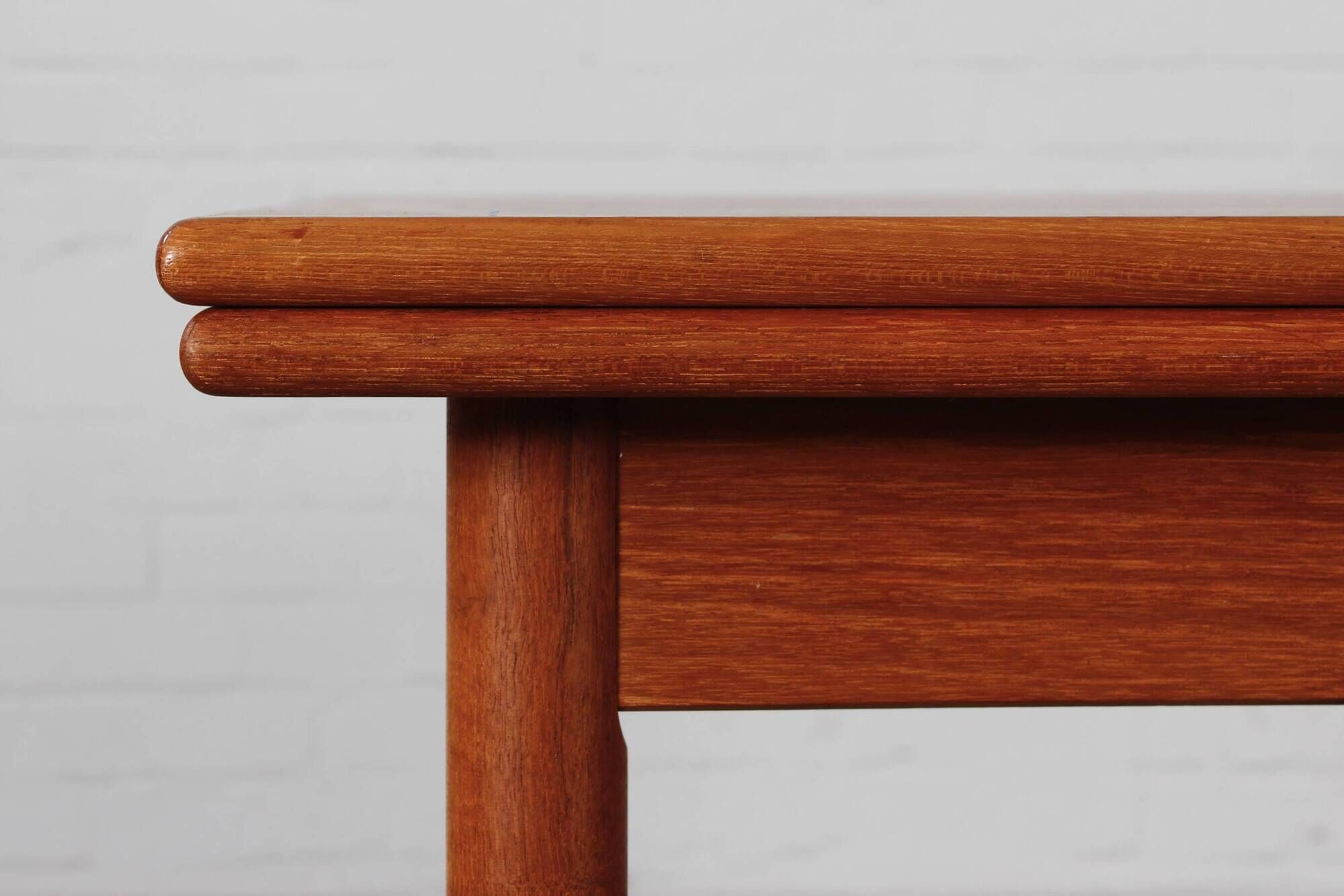 Vintage teak dining table 4-6 pers Danish design kitchen table 60s