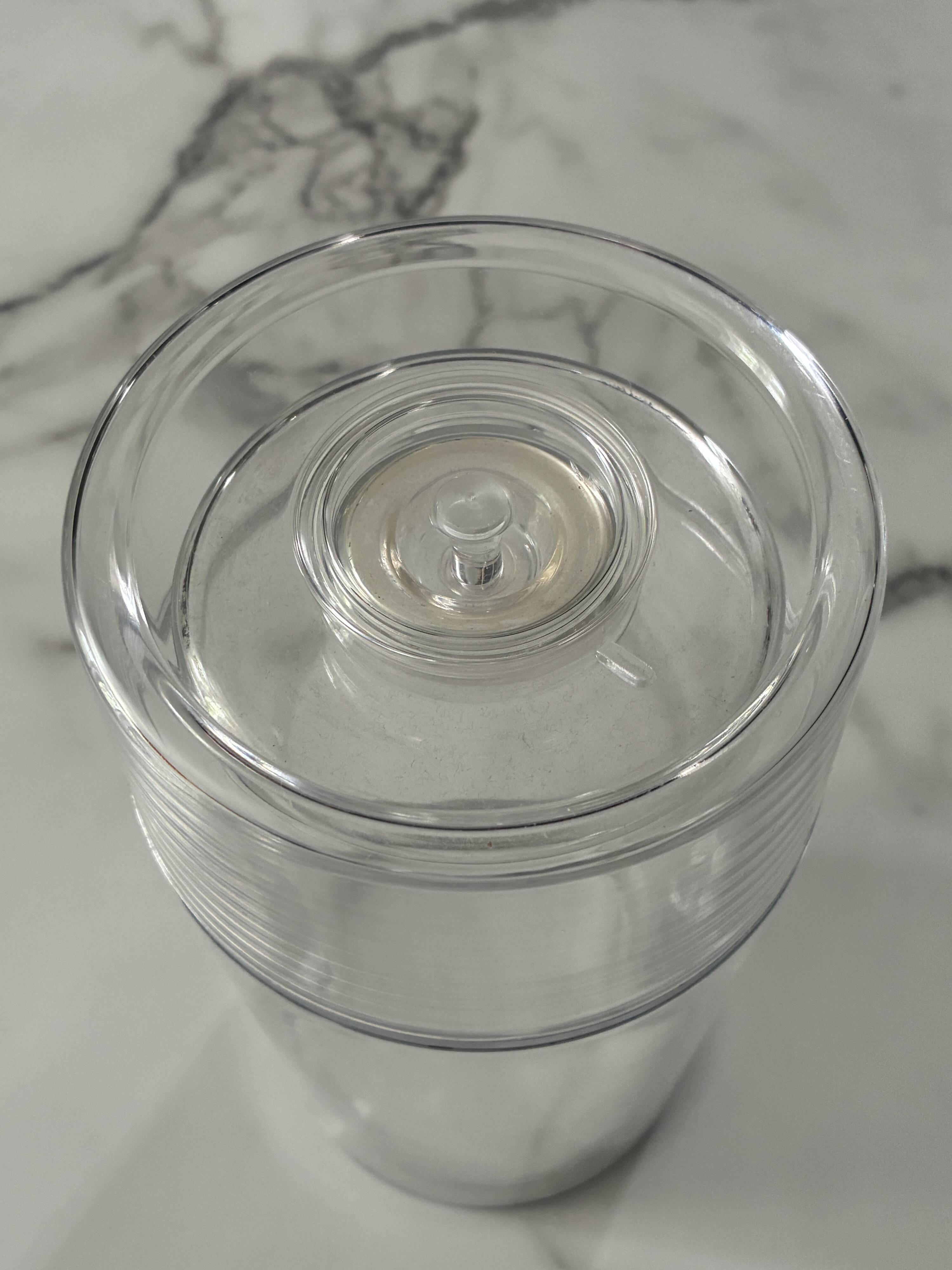 Ice bucket