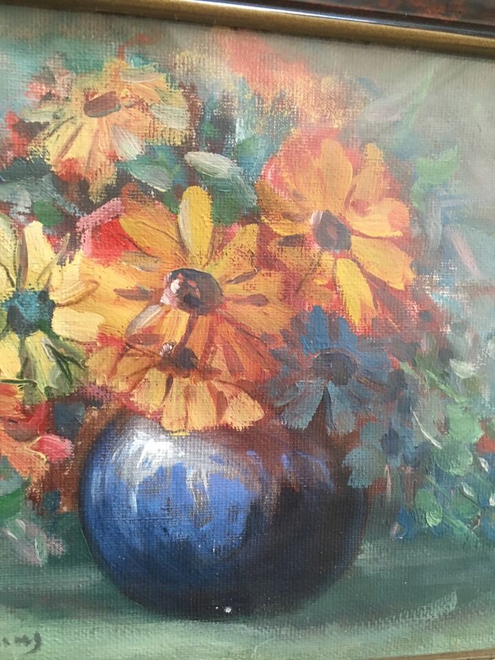 Painting on canvas bouquet of flowers in a vase.