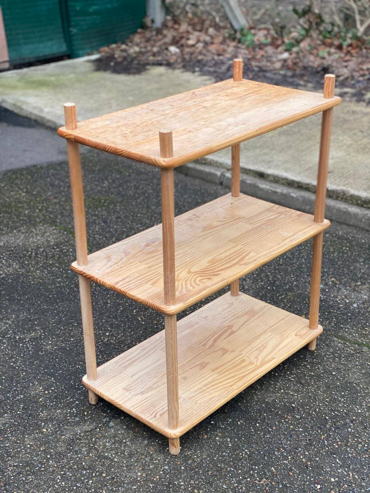 Étagère scandinave vintage en bois massif années 1980