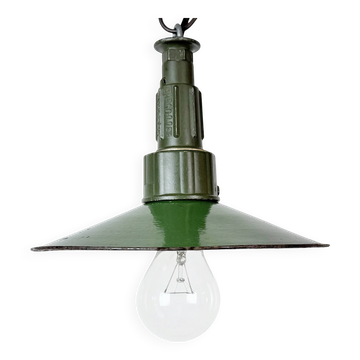 Suspension militaire en émail vert industriel avec un dessus en aluminium coulé, 1960