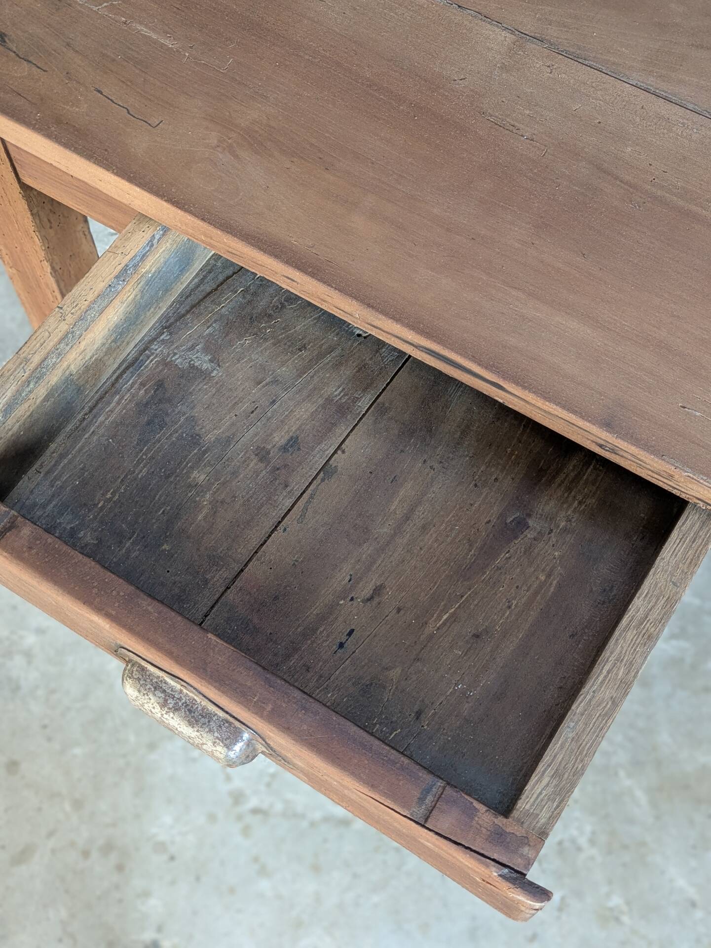 Farm table