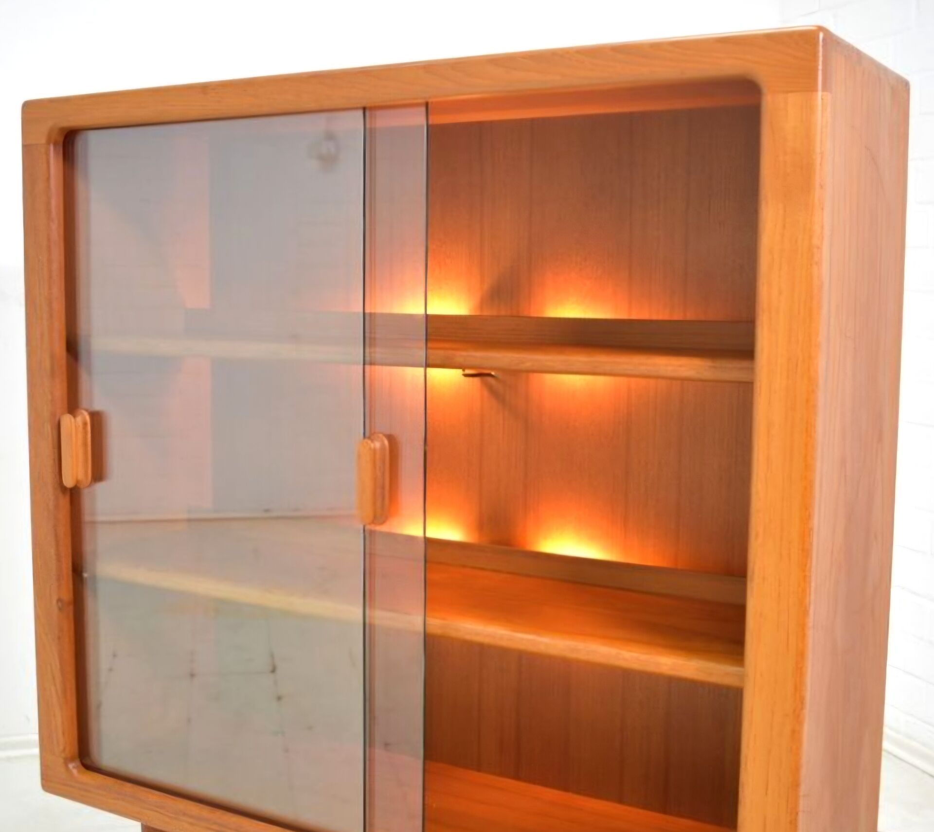 Showcase by CFC Silkeborg 1960s Danish teak Scandinavian display cabin