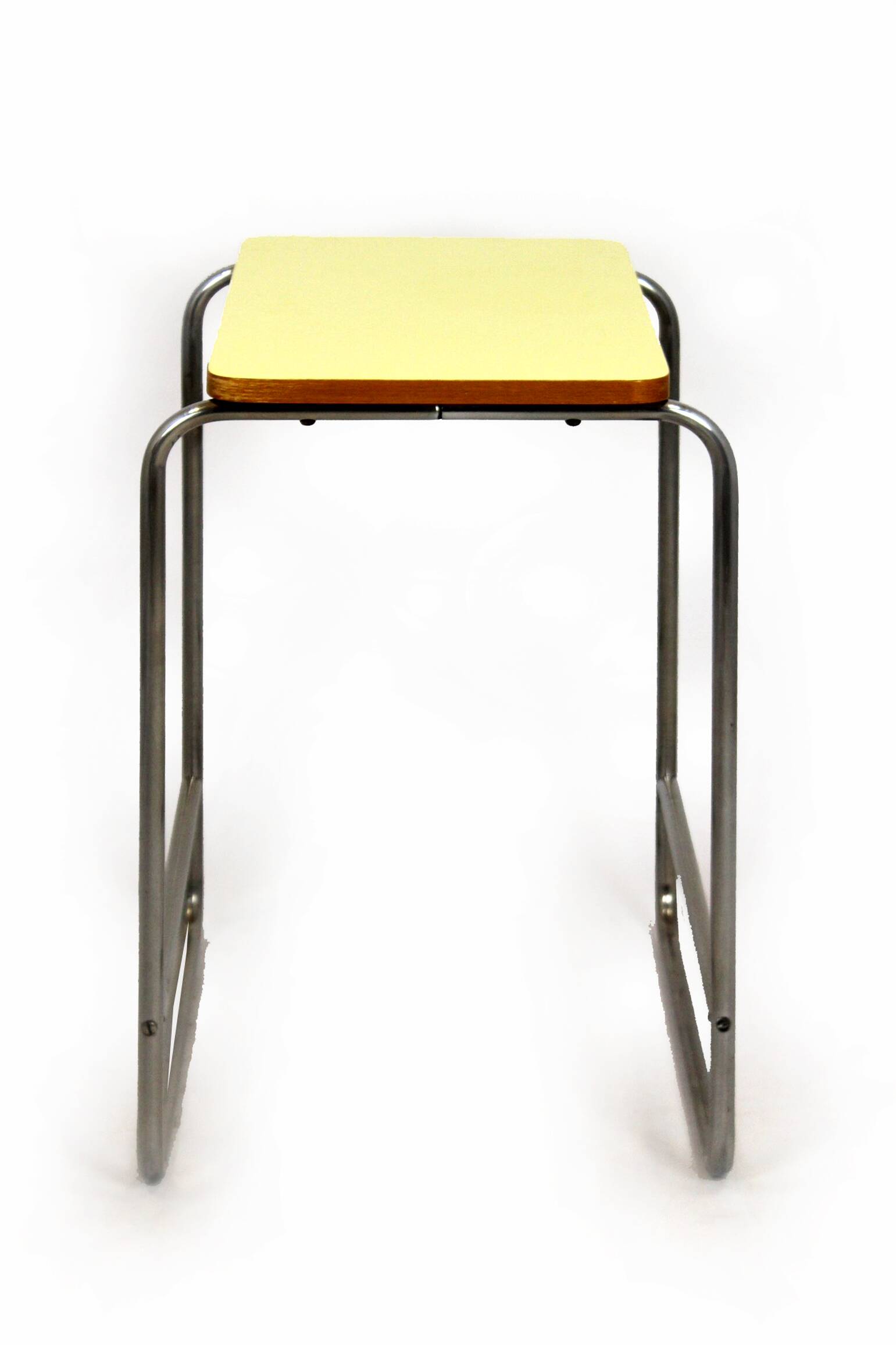 Table d'appoint Bauhaus en acier tubulaire, Tchécoslovaquie, années 1940