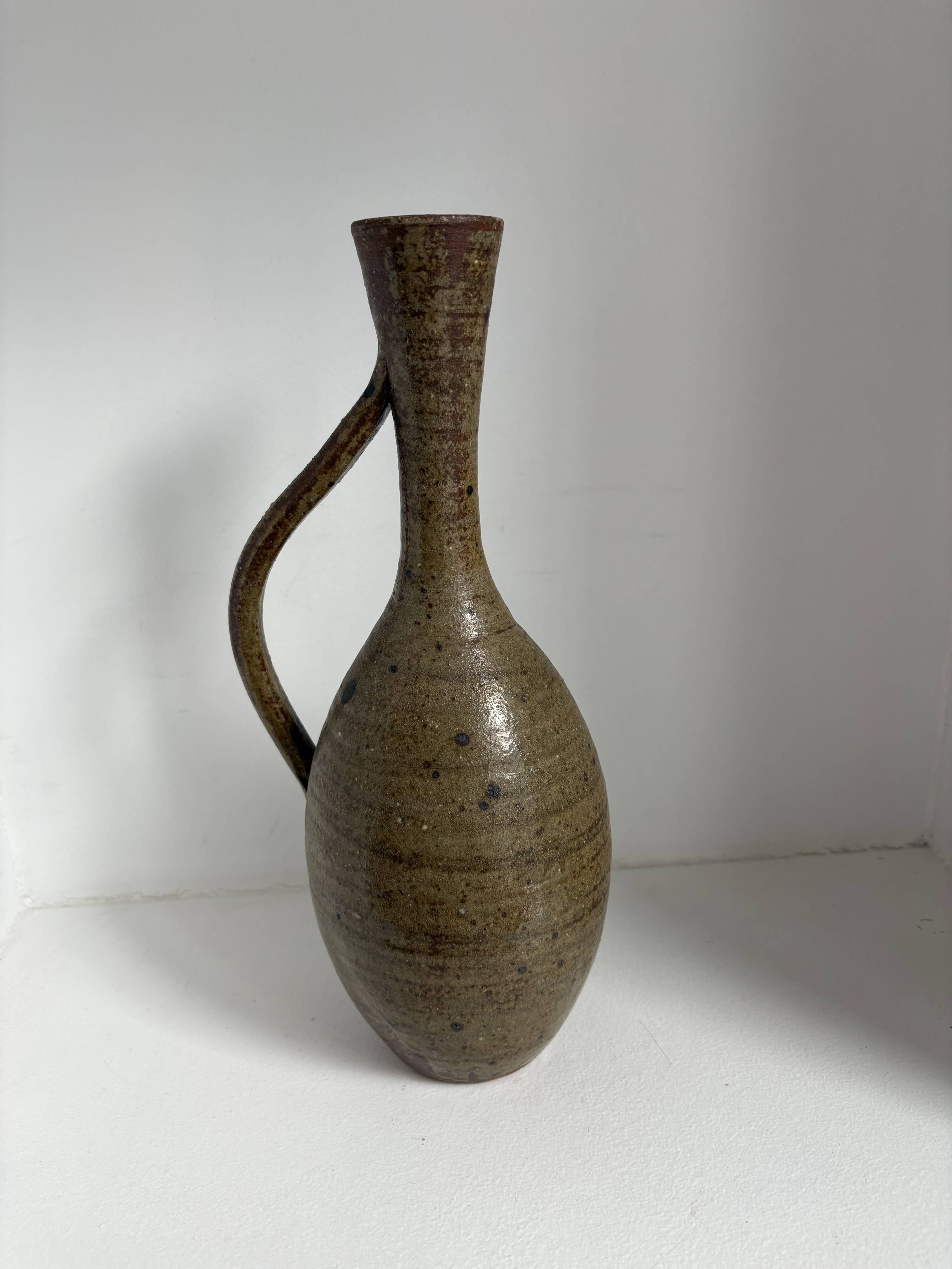 Set of 19 decorative items