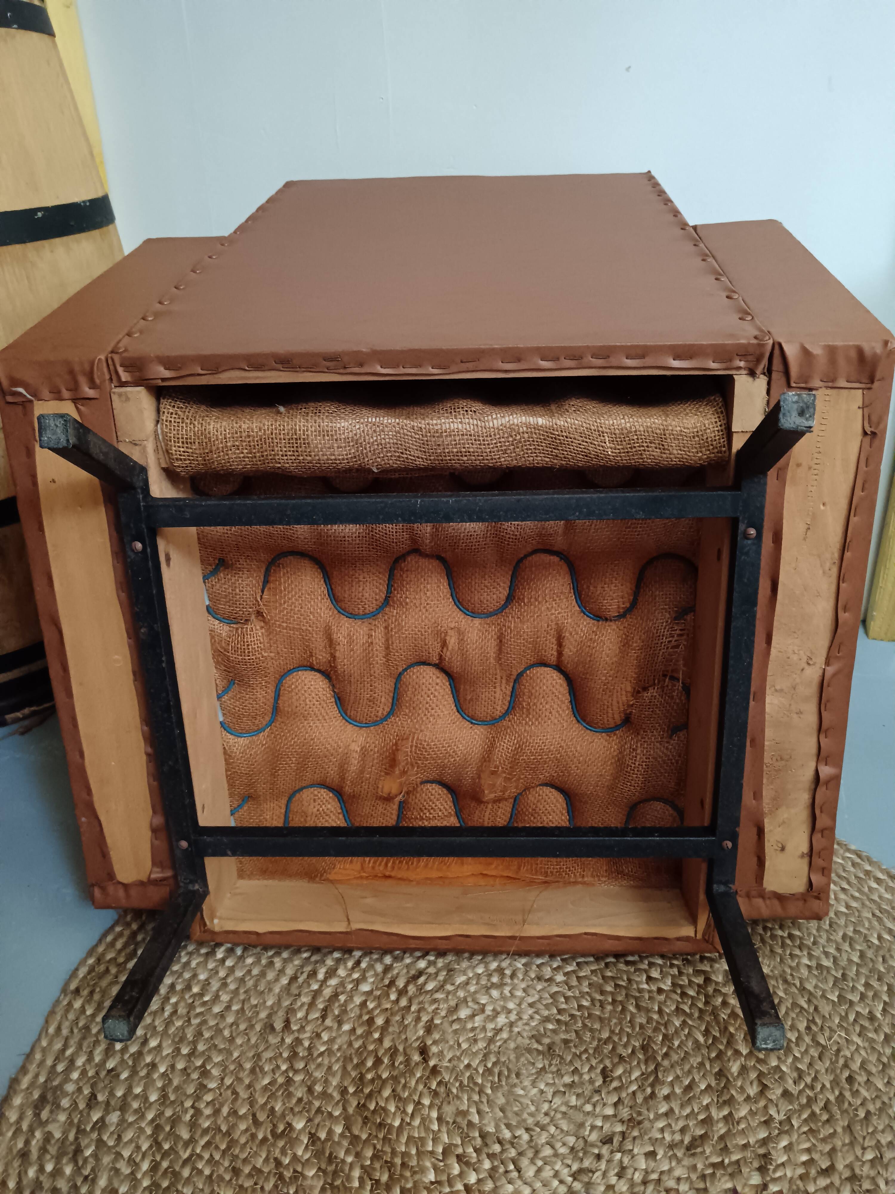 Fauteuil en skaï marron